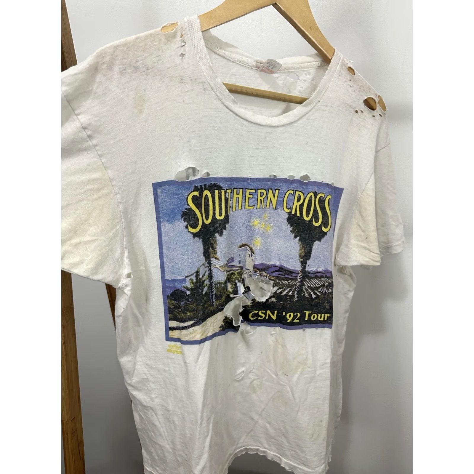 Hanes VTG 90s Crosby Stills Nash Young Acoustic Tour Zombie Thrashed Worn T-Shirt XL Men White Hanes NT Size US XL / EU 56 / 4 - 4 Thumbnail