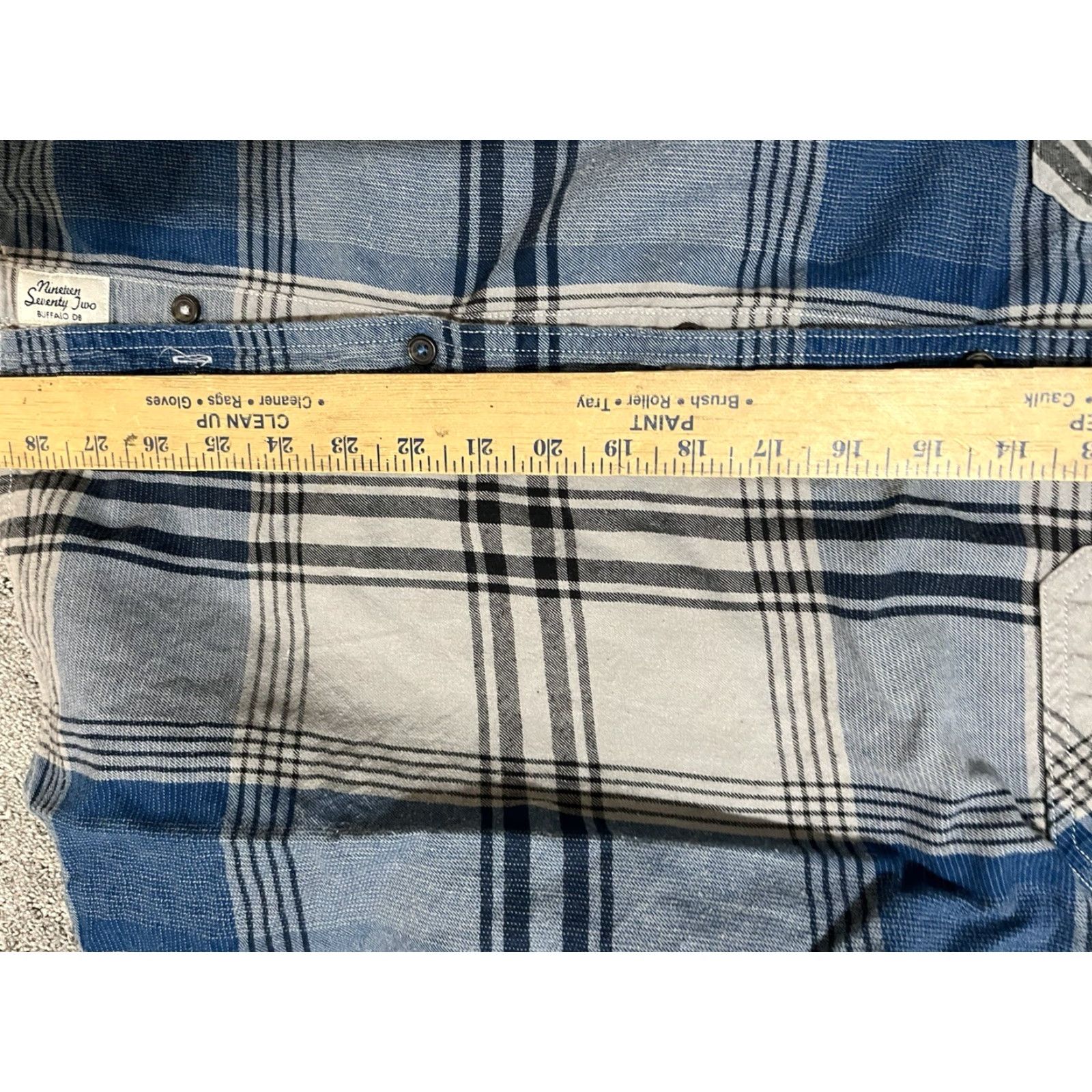 Buffalo David Bitton VINTAGE Buffalo David Bitton Shirt Mens L Gray Plaid Long Sleeve Button Front Casual 100% Cotton Western Style Mens L Gray Plaid Button-Front Shirt Size US L / EU 52-54 / 3 - 6 Thumbnail