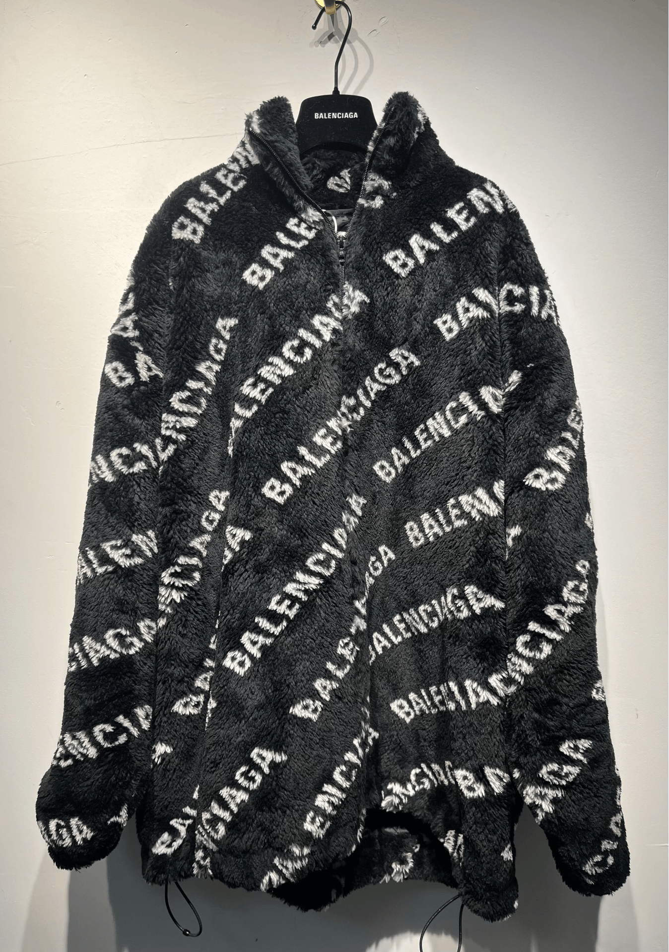 Balenciaga Balenciaga Fur Oversized Black Jacket 34 Women Size XS / US 0-2 / IT 36-38 - 1 Thumbnail
