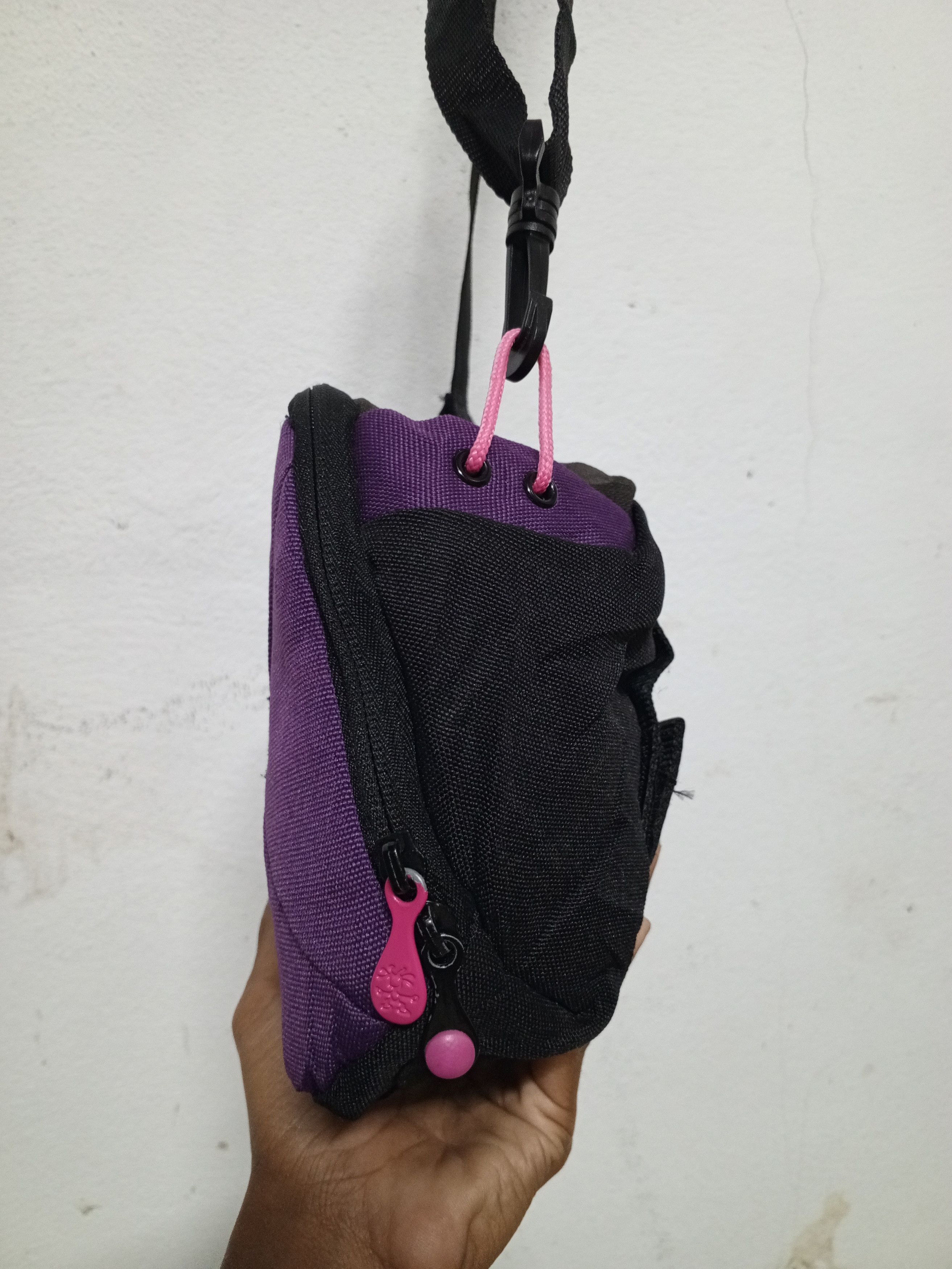 Crumpler 💥BINDING OFFER💥CRUMPLER SLIMBAG 🟣 Size ONE SIZE - 6 Thumbnail