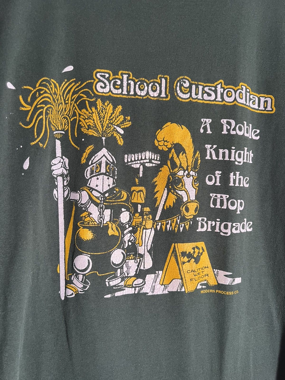 Vintage 90’s 2000’s Y2K VTG Vintage School Custodian Knight T Shirt Size US L / EU 52-54 / 3 - 4 Thumbnail