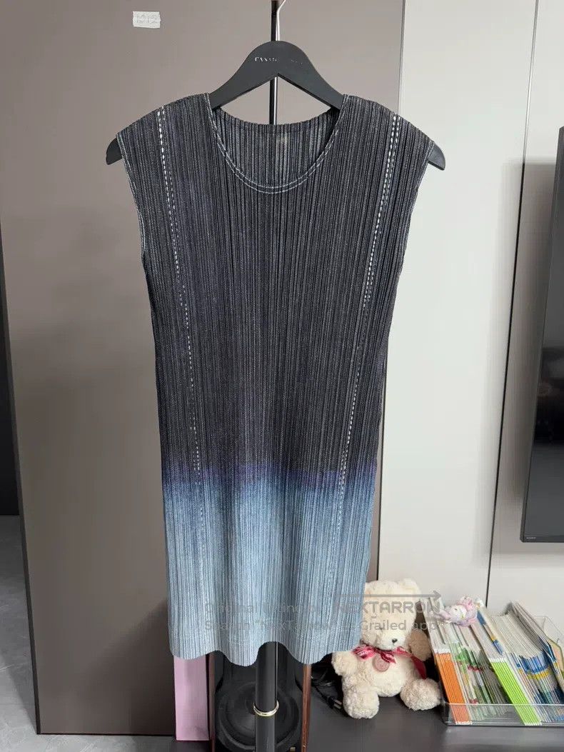 Issey Miyake Issey Miyake Dark Blue Bamboo Joint Midi Skirt Size L / US 10 / IT 46 - 1 Thumbnail