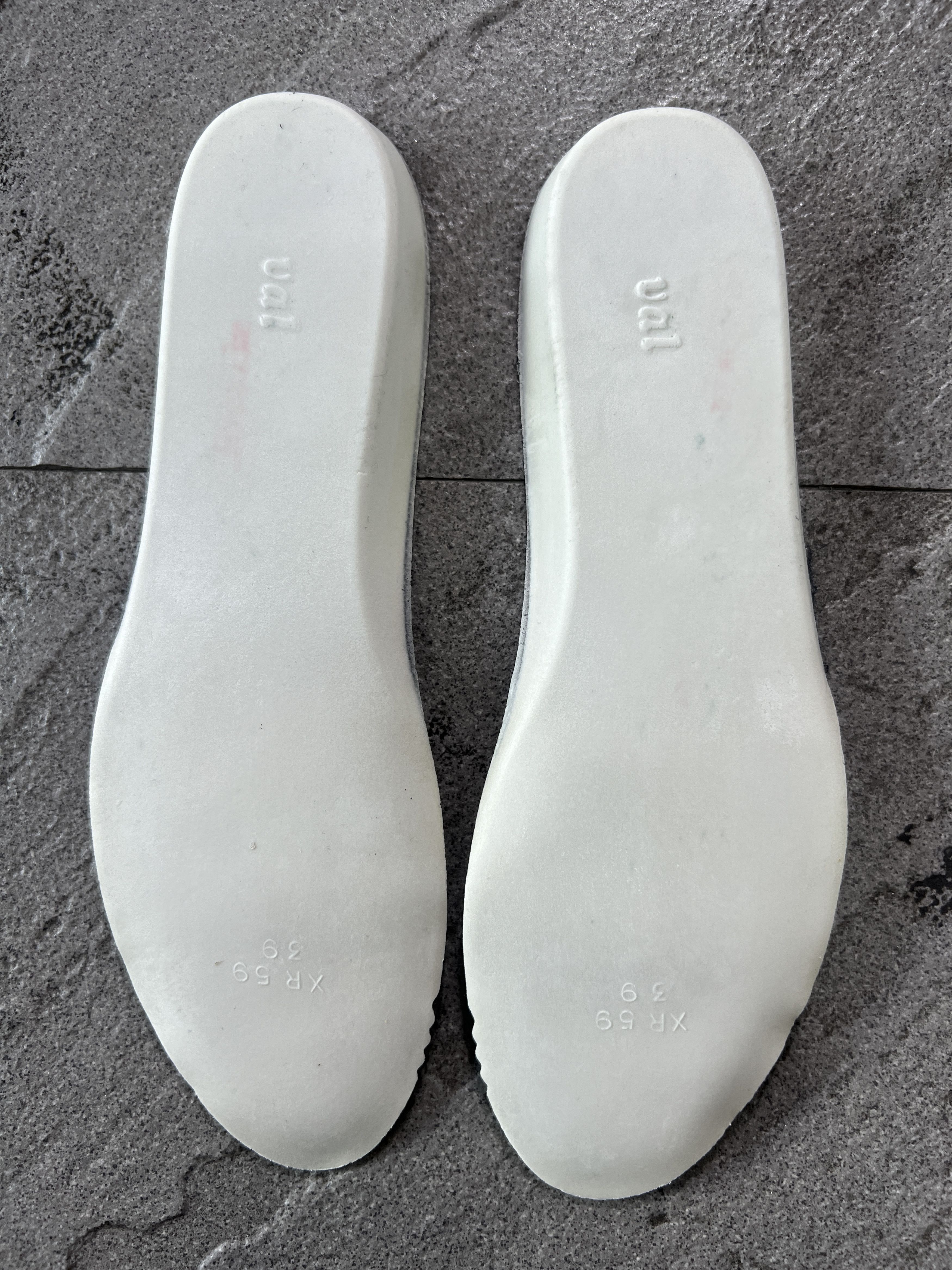 Fendi FENDI LOVE Strap Sock Sneakers White EU38 Size US 8 / IT 38 - 9 Thumbnail