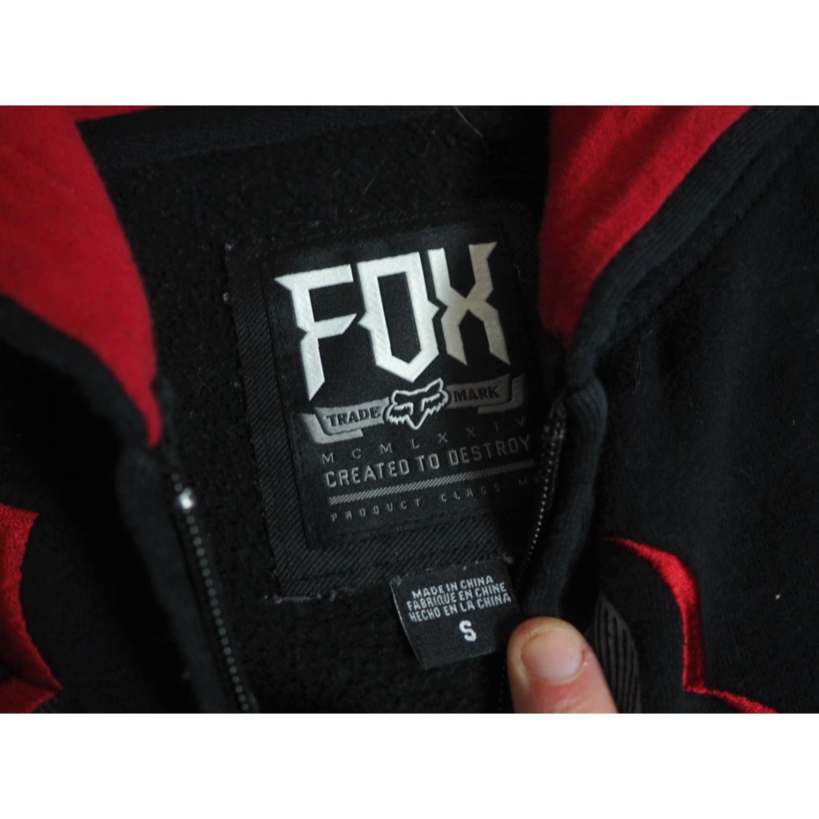 Fox Racing VINTAGE Fox Racing Hoodie Zip Black Red Grunge 2000s MX Skate Crew Neck Hooded Pockets Logo Men S Sweatshirt Winter Fall Spring Size US S / EU 44-46 / 1 - 5 Thumbnail