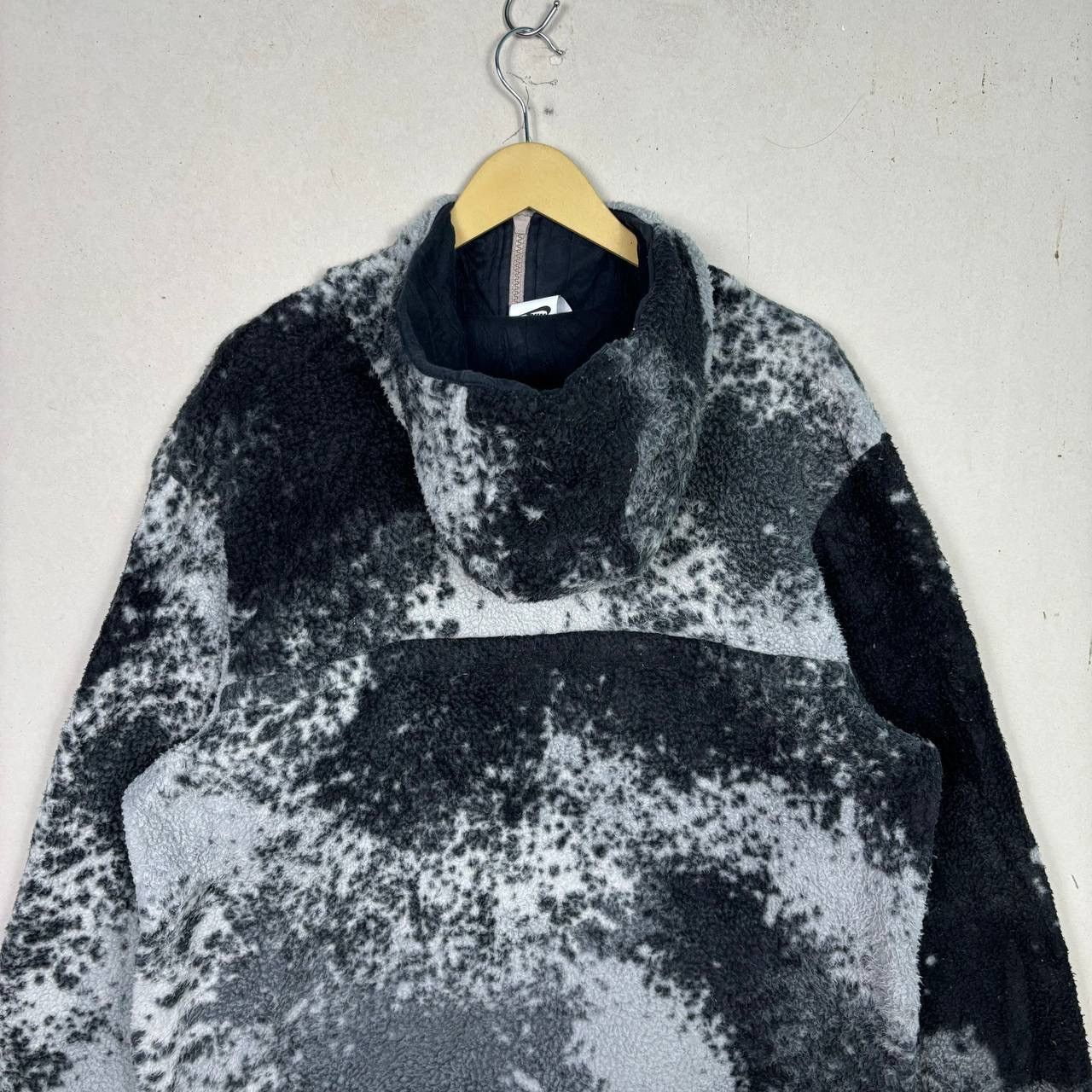 Nike Nike Sherpa Fleece Tie Dye Hooded Jacket M DD5010-010 Size US L / EU 52-54 / 3 - 4 Thumbnail