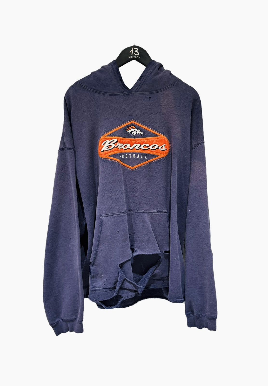 Russell Athletic Thrashed and Faded Vintage Denver Broncos Hoodie Size US XXL / EU 58 / 5 - 1 Thumbnail