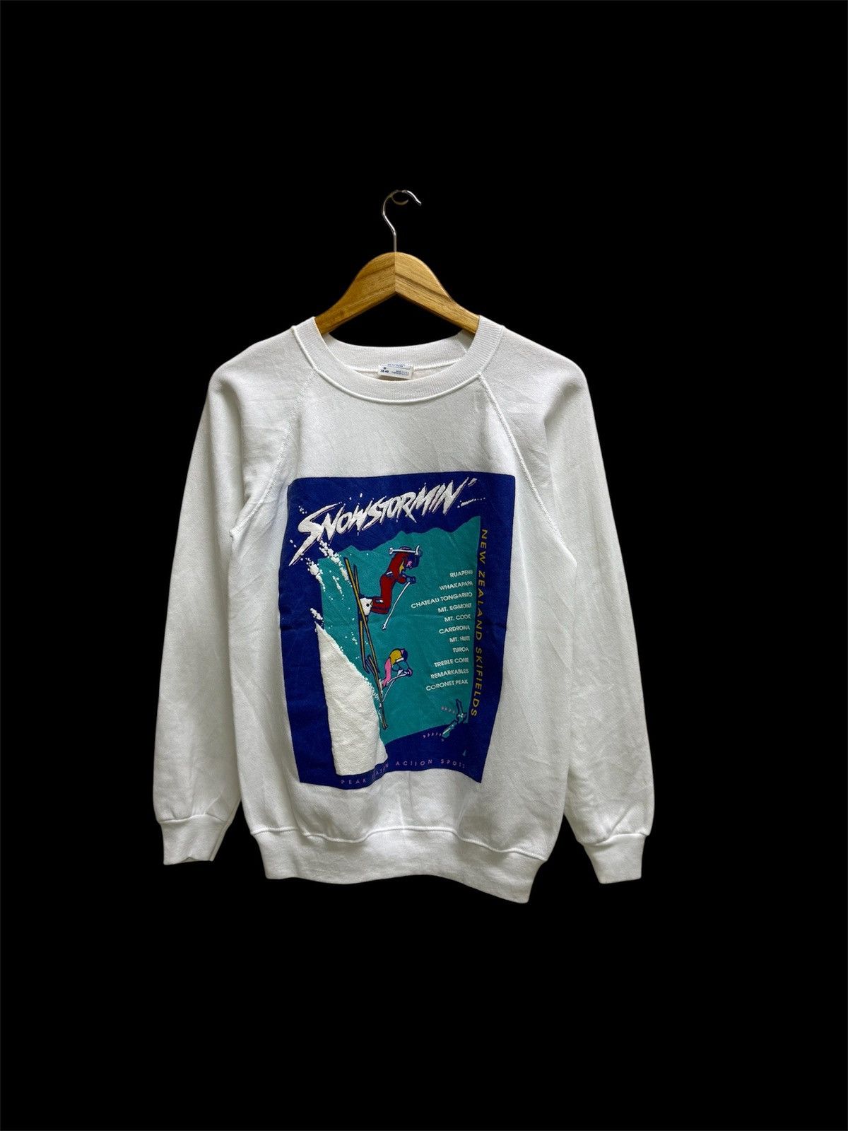 Vintage Vintage 90s Snowstormin NewZealendSkifields Hanes Sweatshirt Size US S / EU 44-46 / 1 - 1 Thumbnail