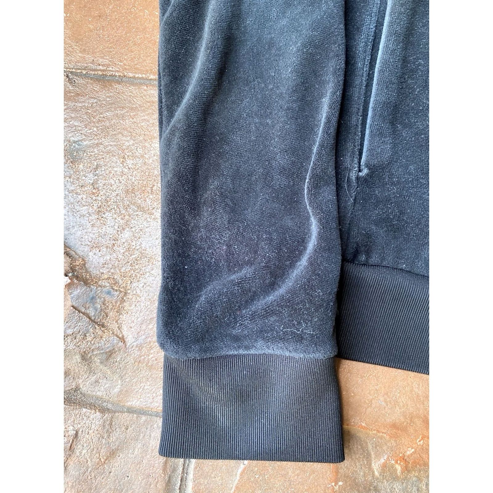 Juicy Couture VINTAGE Juicy Couture Velour Full Zip Hooded Jacket Shirt Womens Small Black Velour Rhinestone Retro 2000s Barbi(e) Celebrity Logo 90s 00s Size S / US 4 / IT 40 - 4 Thumbnail