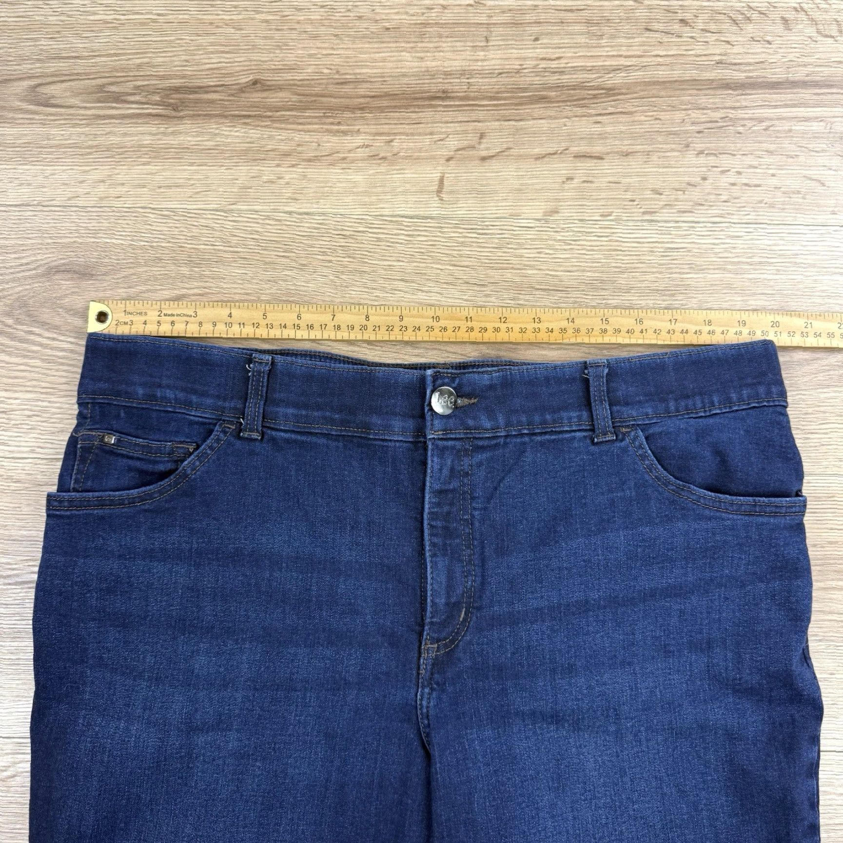 Lee Lee Jeans Womens 18W Plus Blue Flex Motion Regular Fit Straight Leg High Rise 30in Inseam Size 40" / US 18 - 4 Thumbnail