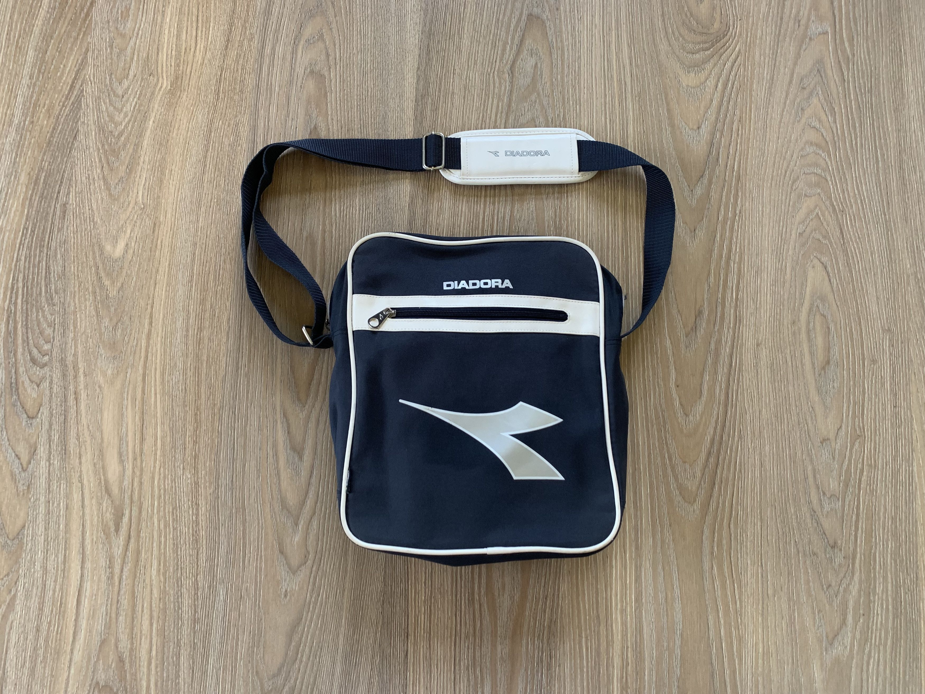 Diadora Diadora Retro Vintage Sling Bag Big Logo Size ONE SIZE - 1 Thumbnail