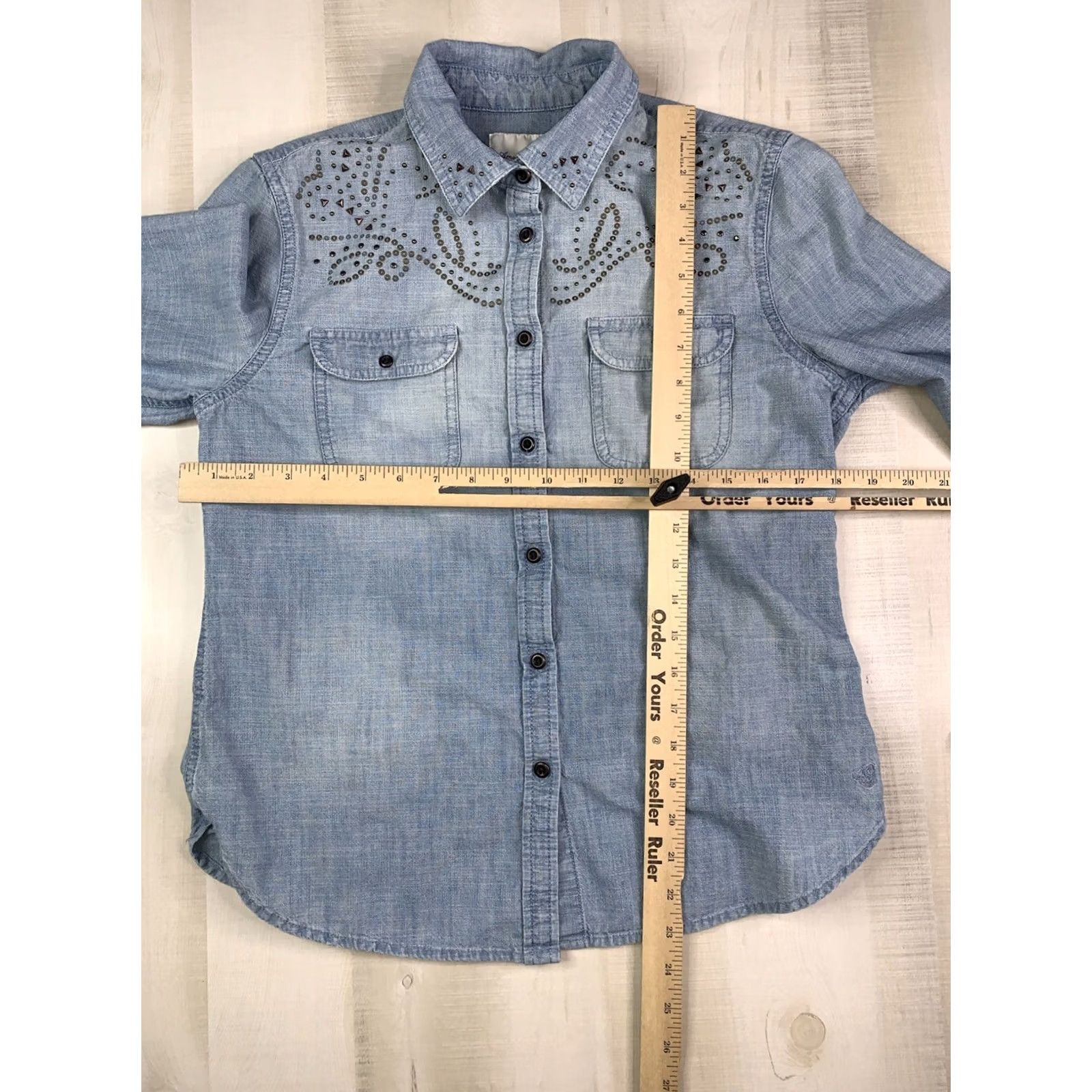 American Eagle Outfitters VINTAGE American Eagle Outfitters Shirt Womens Medium Blue Studded Cowgirl Denim Shirt Size M / US 6-8 / IT 42-44 - 6 Thumbnail