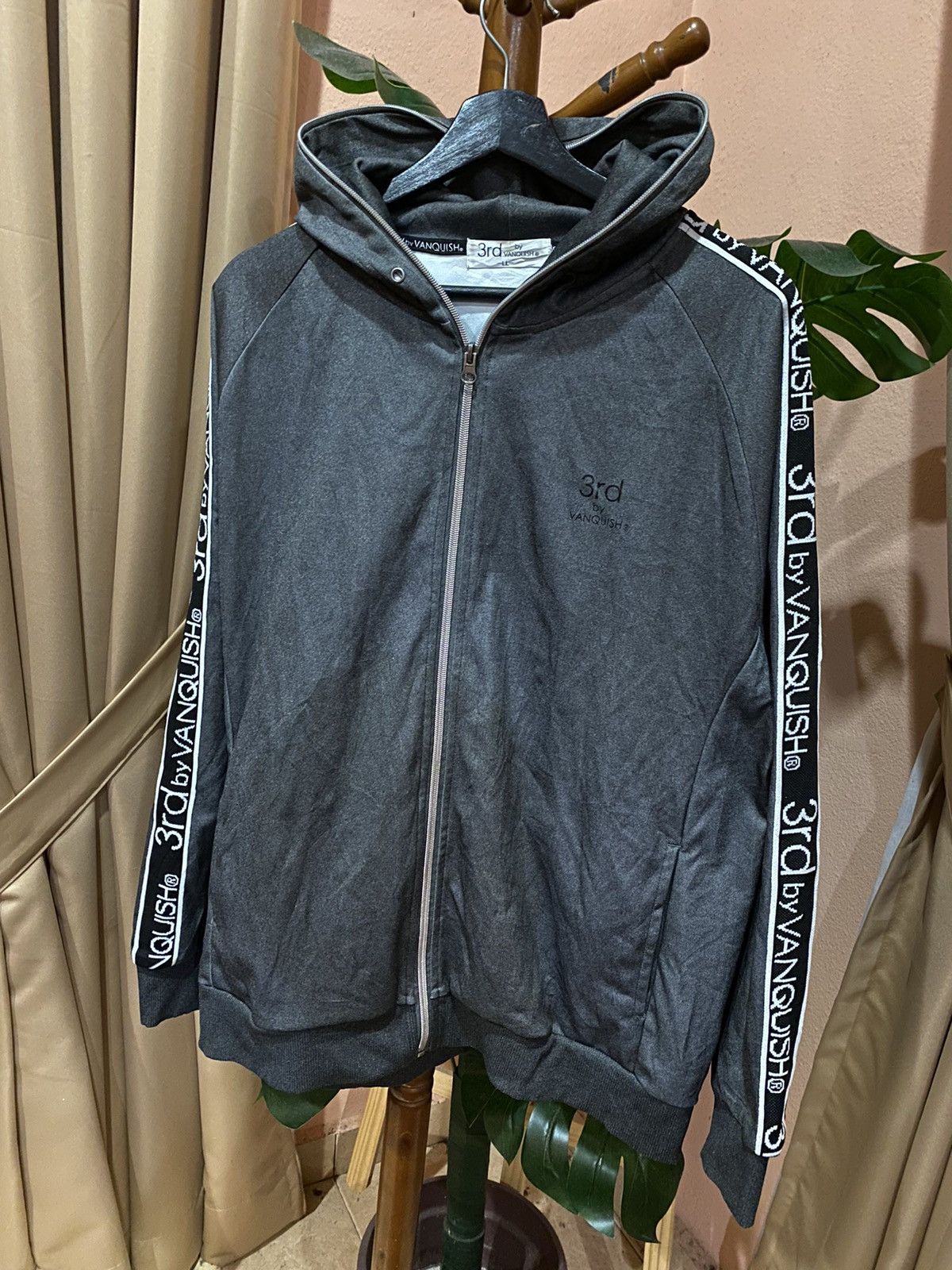 Vanquish 3rd by Vanquish Grey Hoodie: Trendy Urban Streetwear Size US XL / EU 56 / 4 - 2 Thumbnail