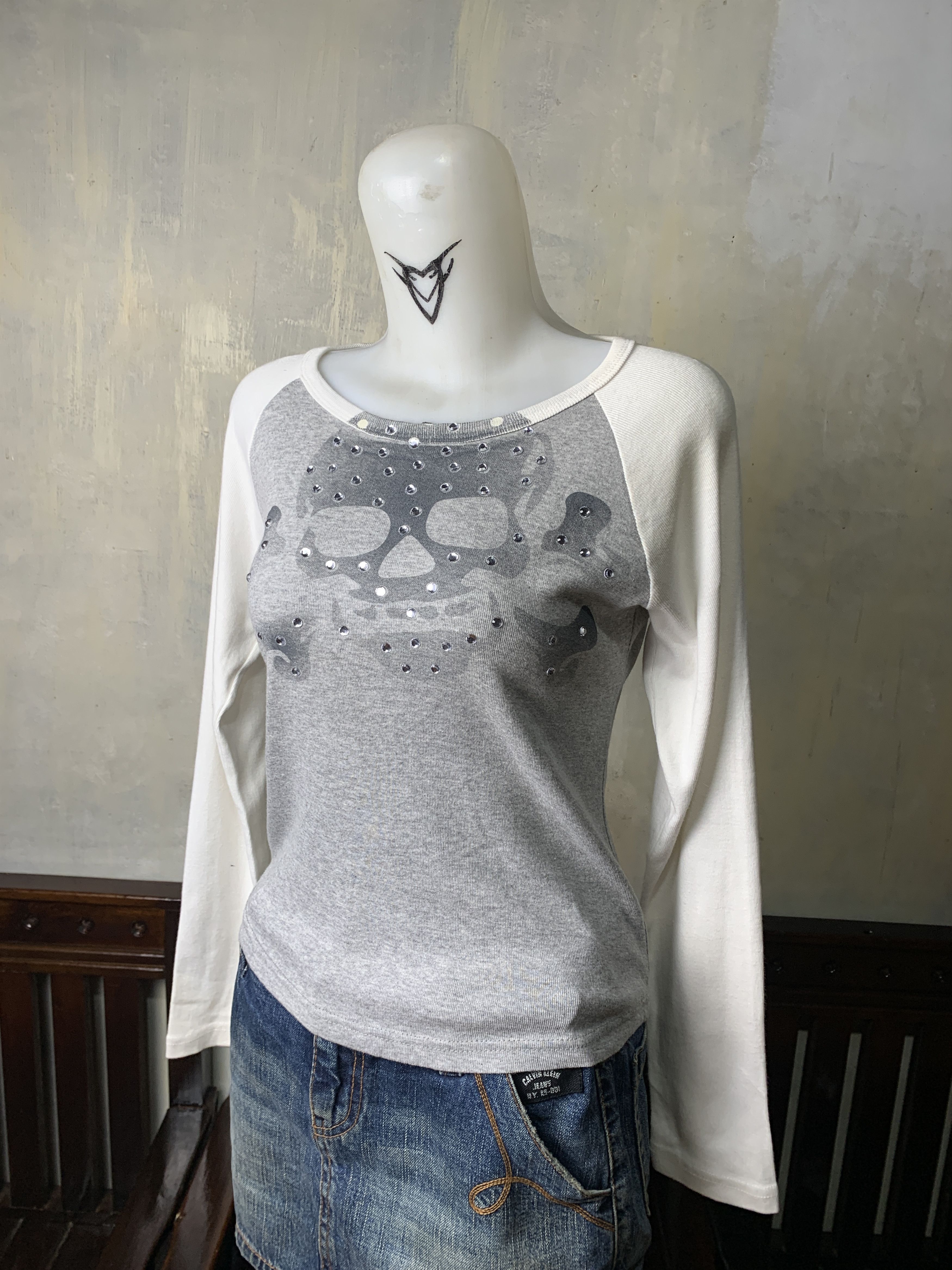 Japanese Brand HILLHOUSE Skull Rhinestones Raglan Tee (S) Size S / US 4 / IT 40 - 2 Thumbnail
