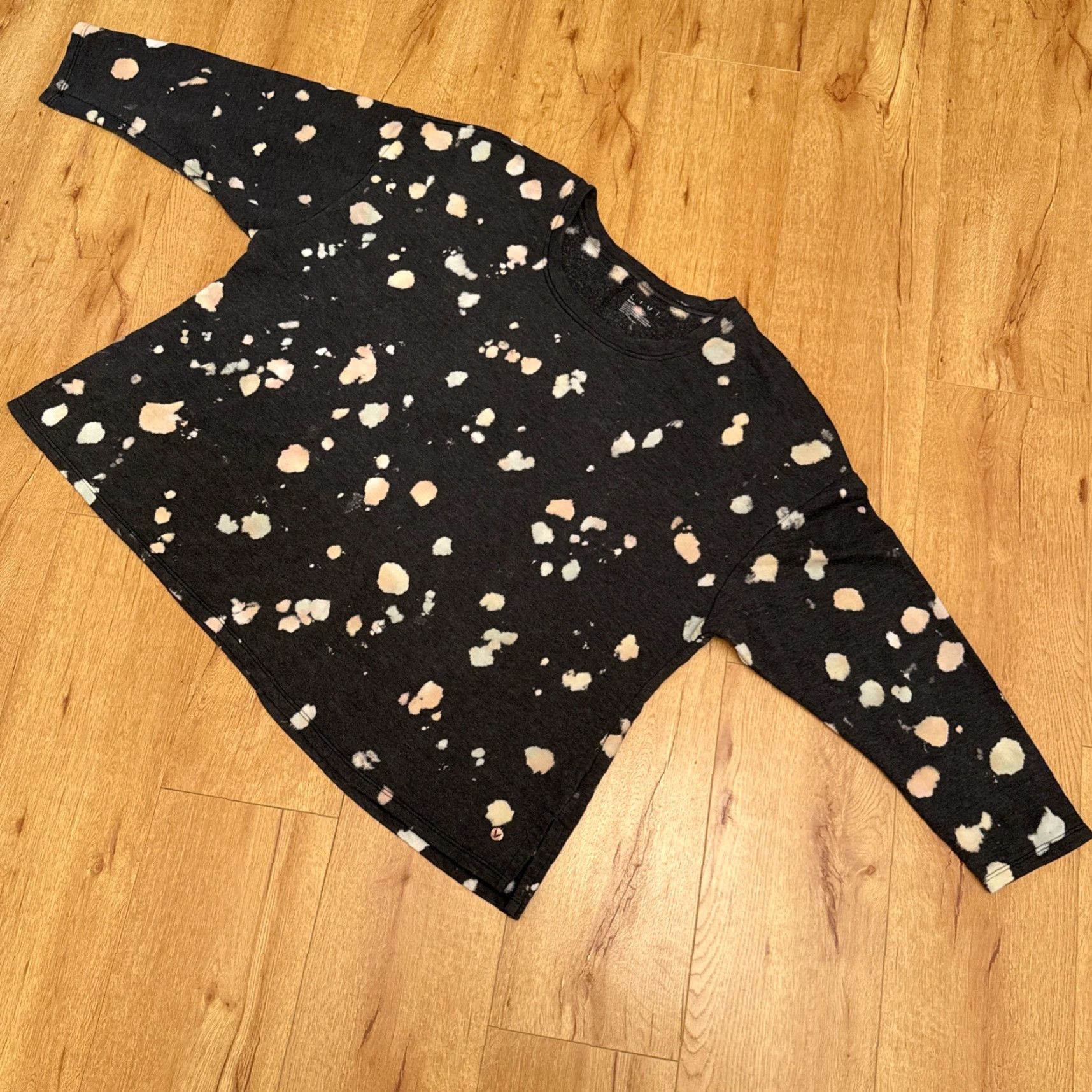 Vintage Livi Lane Bryant Gray Polka Dot Tie Dye Sweatshirt Women 28 Boho Pullover Long Sleeve Product Size 28 Womens Size 4XL / US 24-26 - 2 Thumbnail