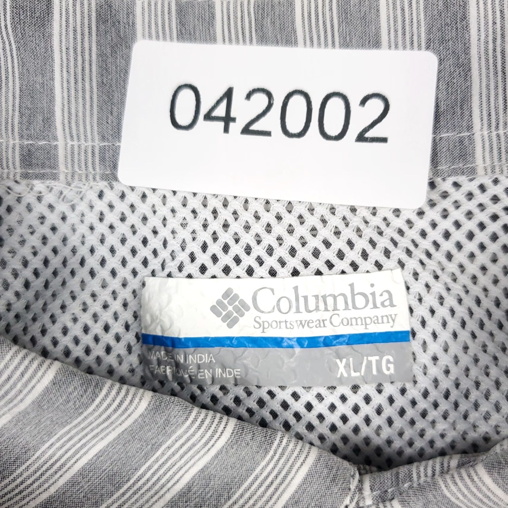 Vintage Columbia Shirt Mens XL Gray Striped Vented Button-Up Short Sleeve Size US XL / EU 56 / 4 - 7 Thumbnail