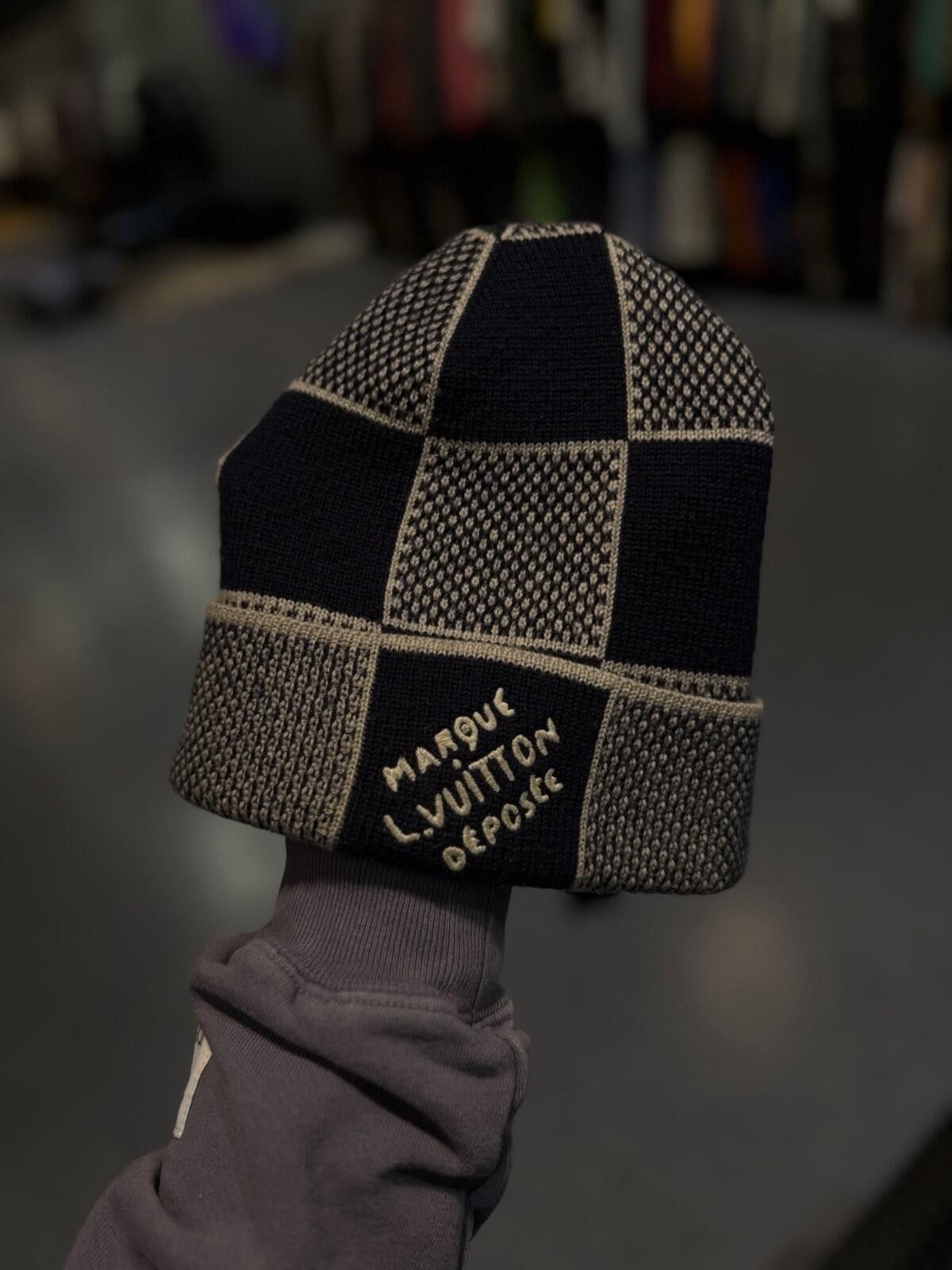 Louis Vuitton Louis Vuitton Men's Knit Beanie Hat LV $595 Blue Grey Size ONE SIZE - 8 Thumbnail
