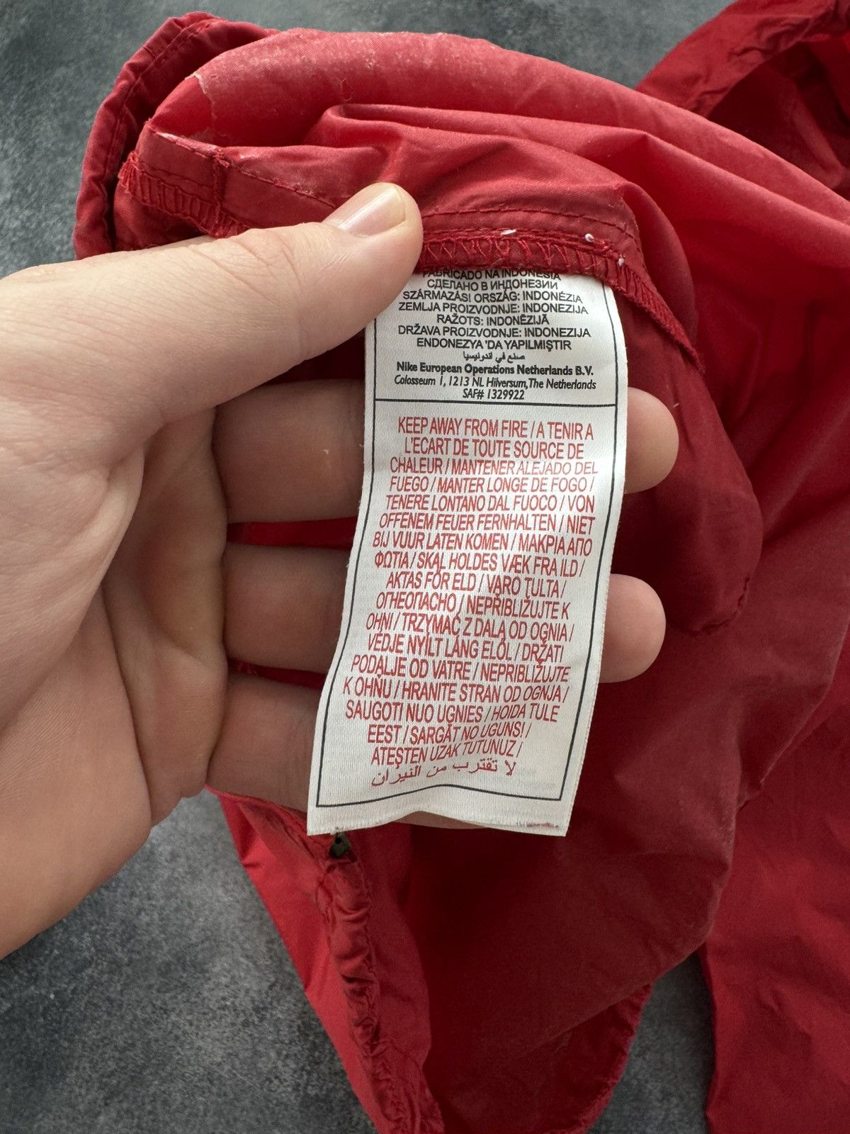 Nike Vintage Nike Windbreaker Rain Jacket swoosh Size US S / EU 44-46 / 1 - 10 Thumbnail