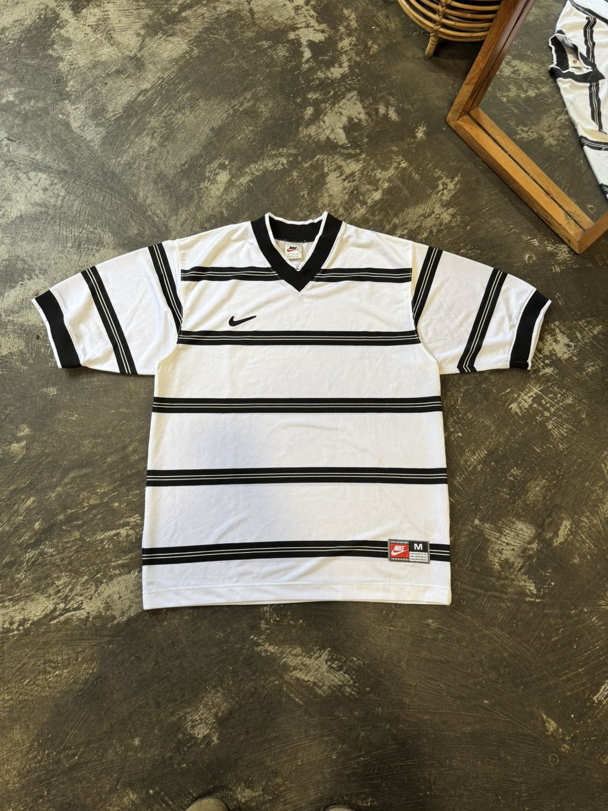 Nike VINTAGE 90’S JERSEY PUMAS UNAM STRIPED BY NIKE SHIRT Size US M / EU 48-50 / 2 - 1 Thumbnail