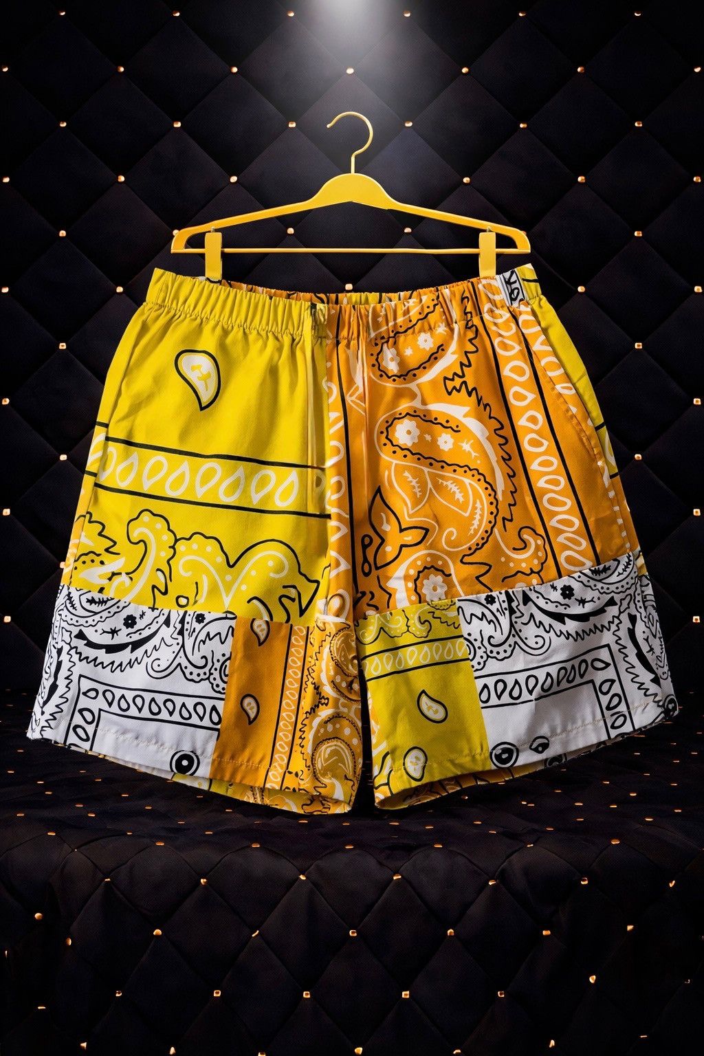 Other YELLOW ORANGE PAISLEY BANDANA PATCHWORK SHORTS Size US 32 / EU 48 - 1 Preview