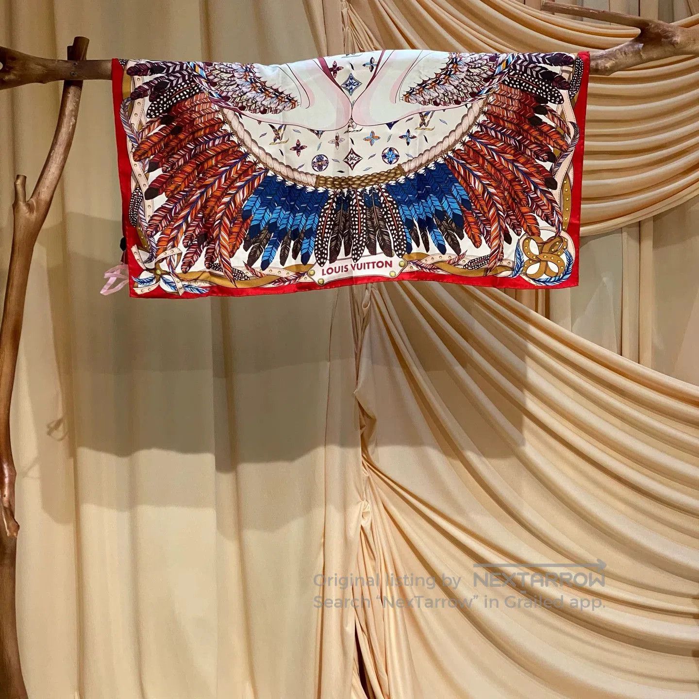 Louis Vuitton Louis Vuitton Swan Silk Scarf. Size ONE SIZE - 1 Thumbnail