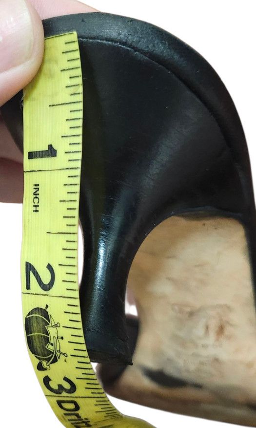 Manolo Blahnik Manolo Blahnik Leather Lasercut Accents Mules Women's Size US 10 / IT 40 - 13 Thumbnail