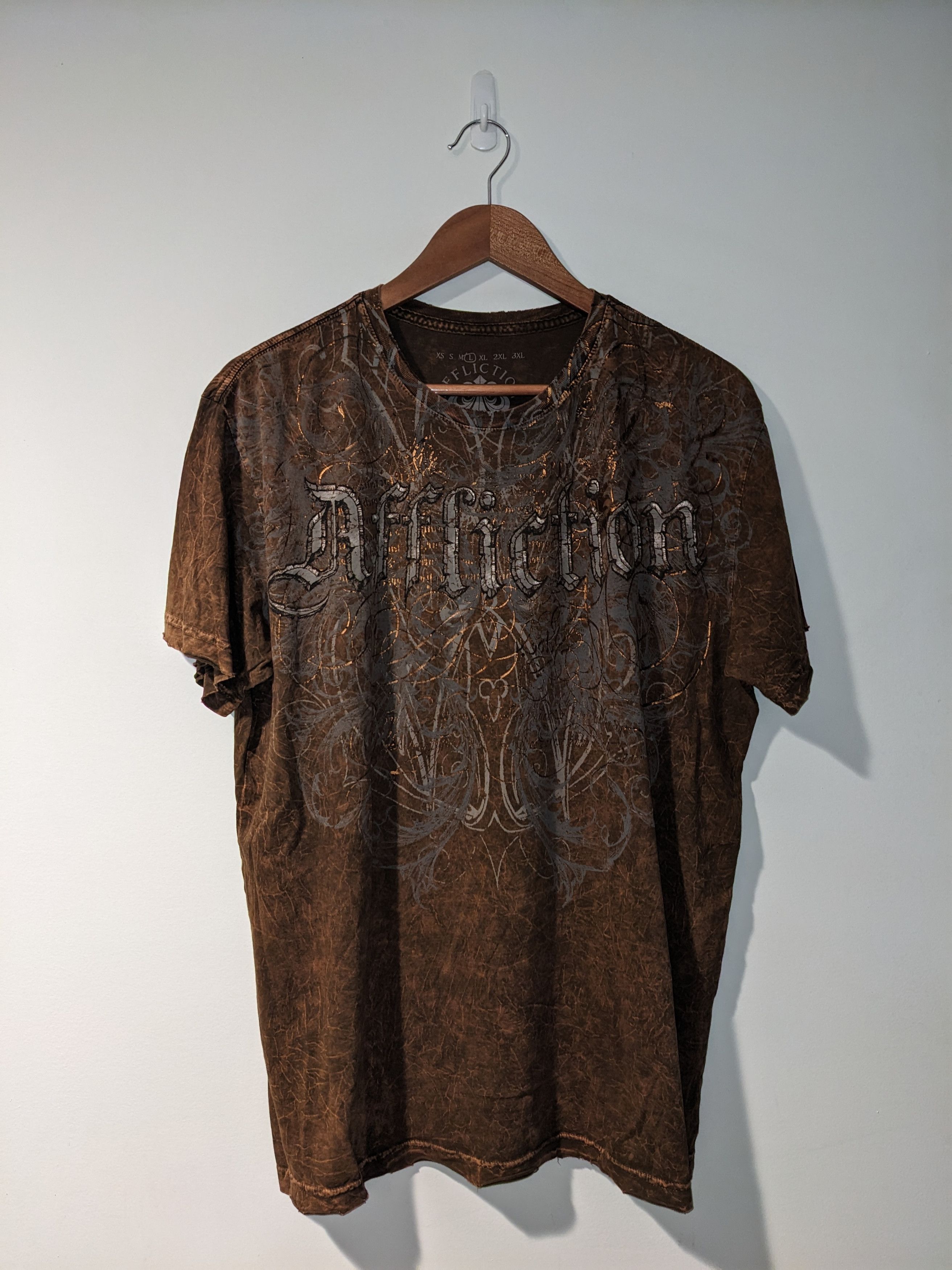 Affliction × Vintage Vintage Y2K Affliction MMA UFC Fighting Gold Foil T-Shirt Size US L / EU 52-54 / 3 - 1 Thumbnail