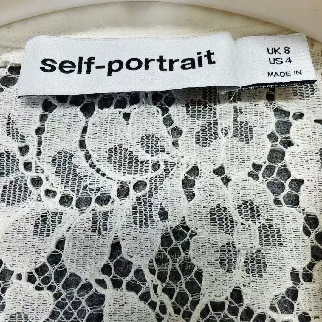 Self-Portrait Self-portrait White Lace V-neck Short-sleeve Dress. Size M / US 6-8 / IT 42-44 - 3 Thumbnail