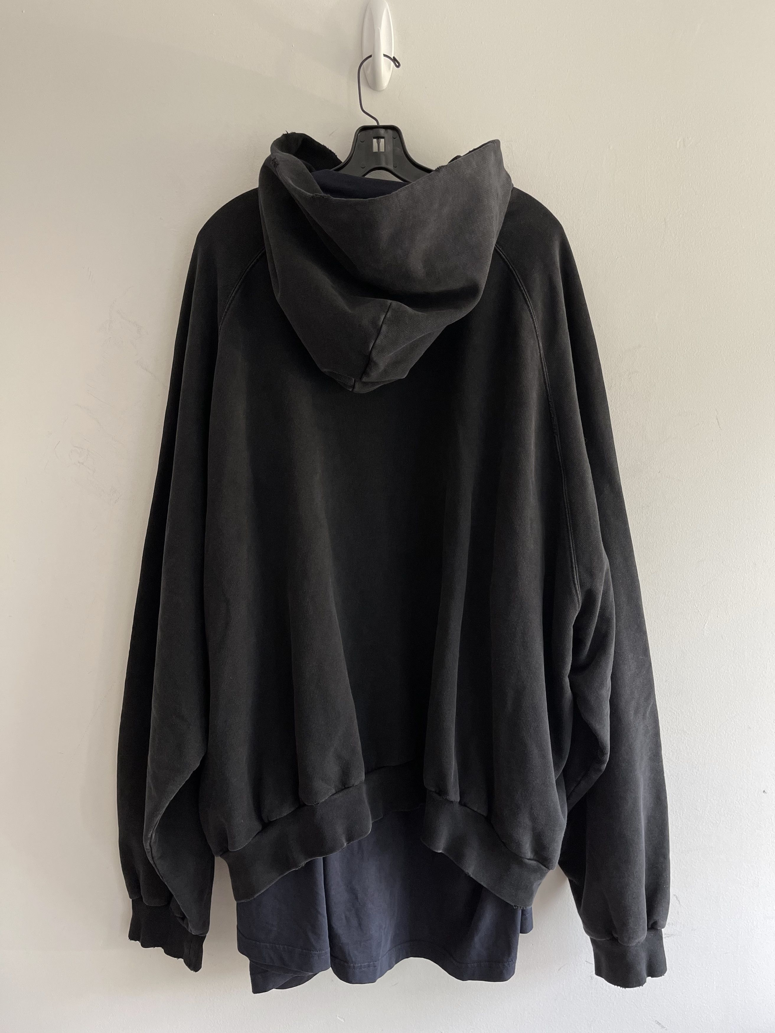 Balenciaga New Apple Be Different Layered Hoodie Rare Size (5) XXL Size US XXL / EU 58 / 5 - 8 Thumbnail