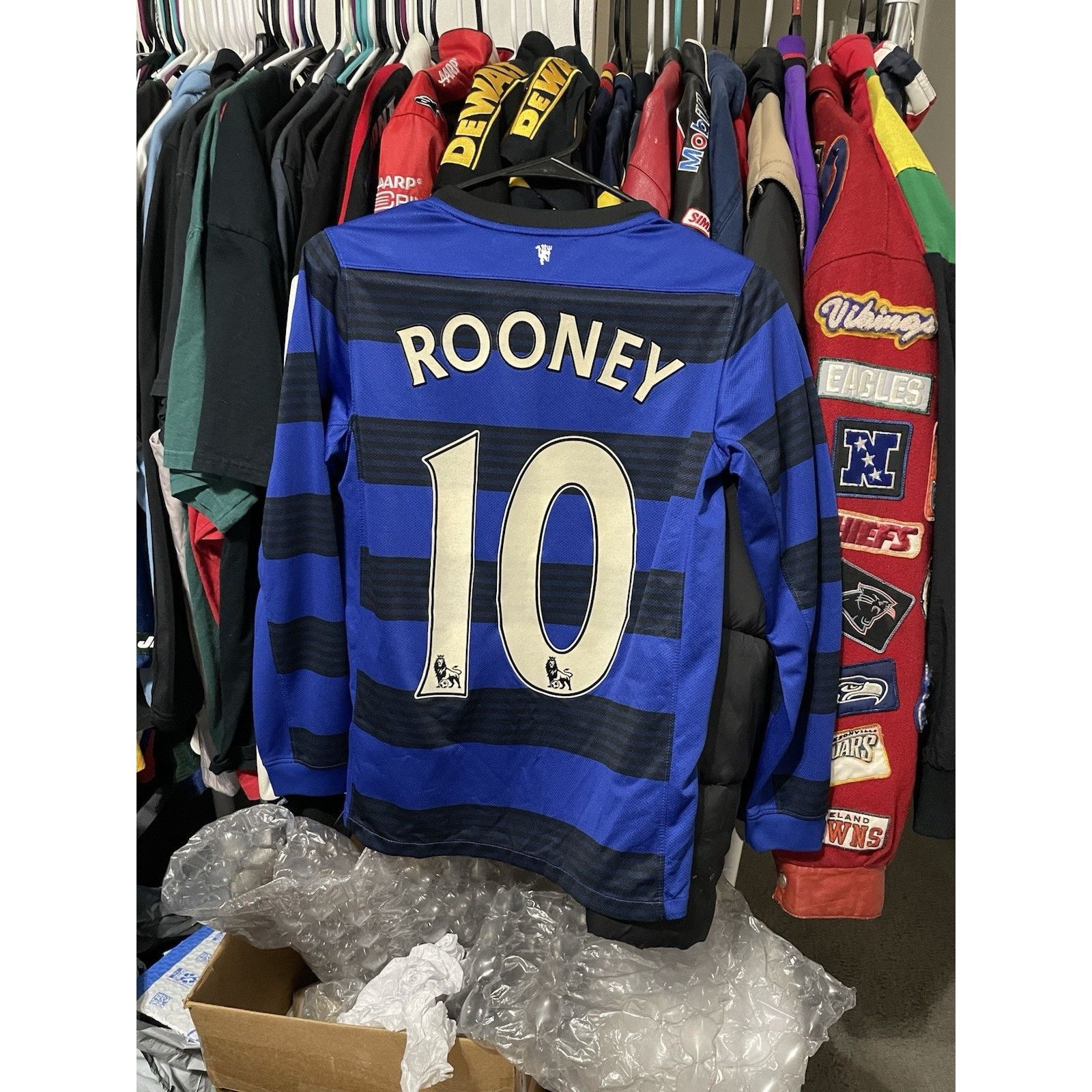 Nike Size Youth L (14-16yo)-Manchester United Wayne Rooney Jersey Size US L / EU 52-54 / 3 - 2 Thumbnail