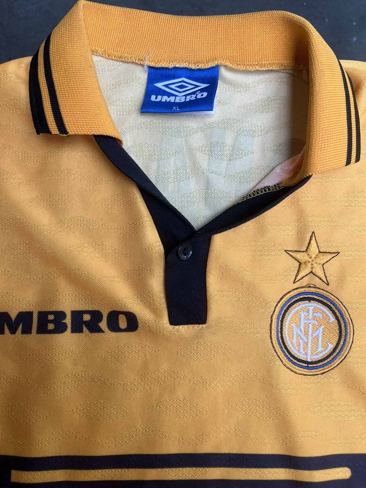 Vintage Ronaldo Nazario Inter Milan kit Size US L / EU 52-54 / 3 - 3 Thumbnail