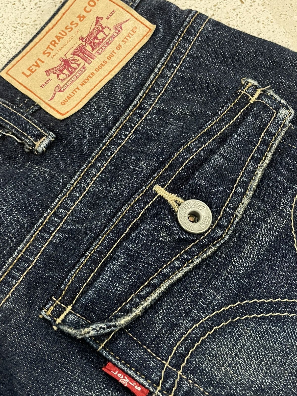 Levi's Levis Whiskering Flare Unisex Button Backpocket Size US 32 / EU 48 - 15 Thumbnail