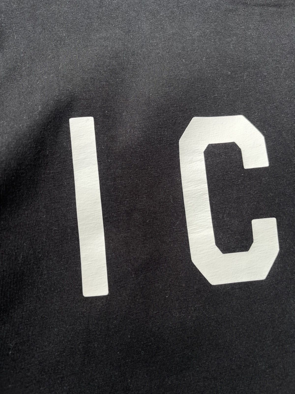 Designer × Dsquared2 Dsquared2 ICON big logo central t-shirt designer tee Canada Size US L / EU 52-54 / 3 - 8 Thumbnail