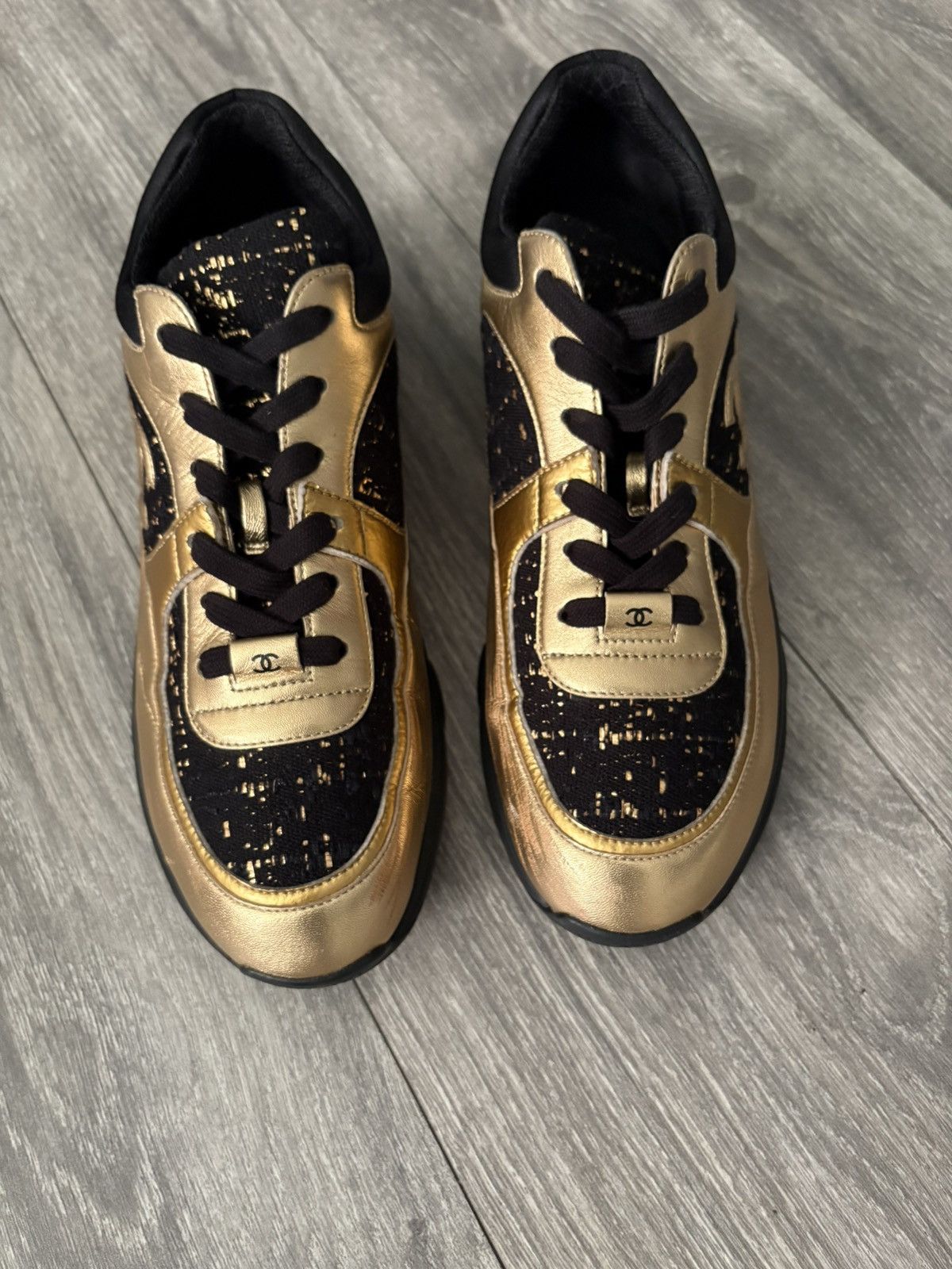 Chanel Chanel gold tweed runner sneakers Size US 9 / EU 42 - 8 Thumbnail