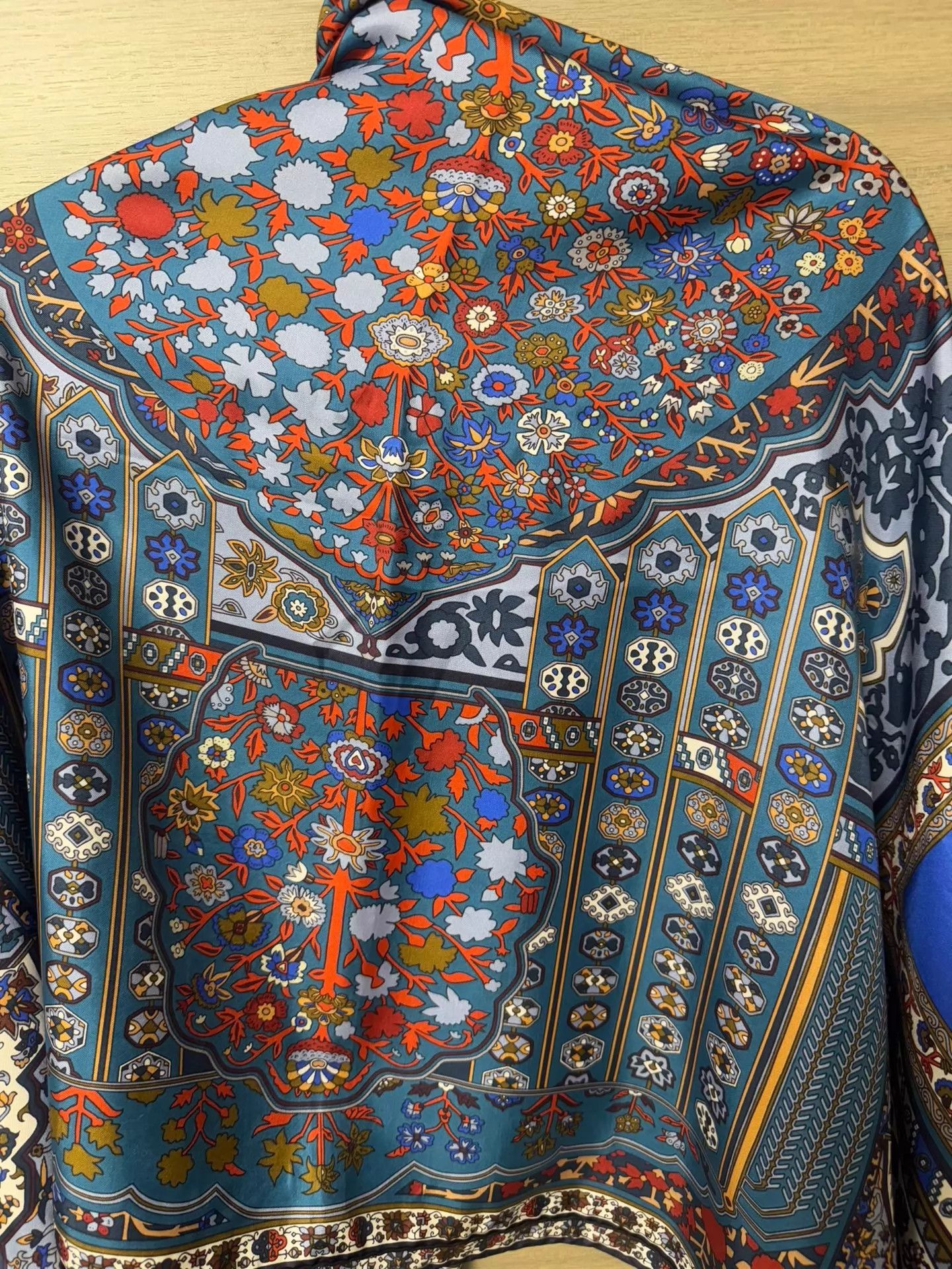 Hermes Hermès 140x140cm Silk Shawl Authentic Beautiful Pattern Size ONE SIZE - 4 Thumbnail