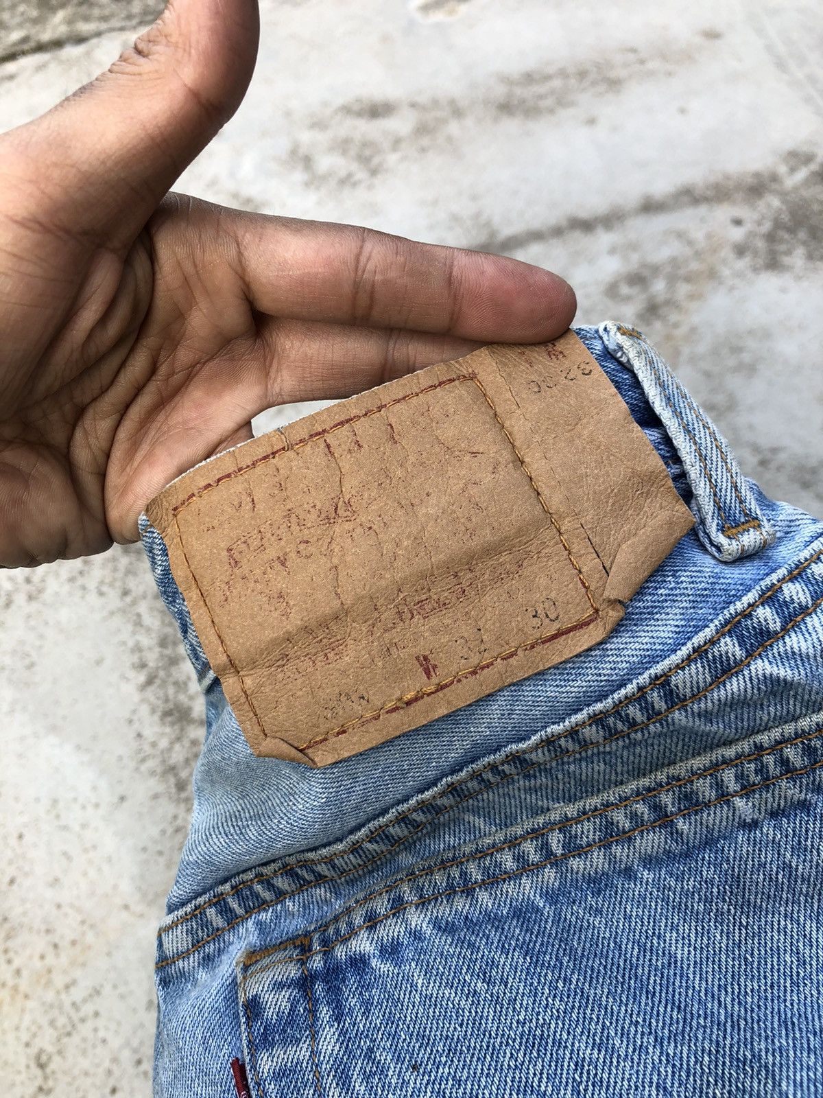 Levi's VINTAGE LEVIS 501 90s DISTRESSED DENIM Size US 30 / EU 46 - 6 Thumbnail