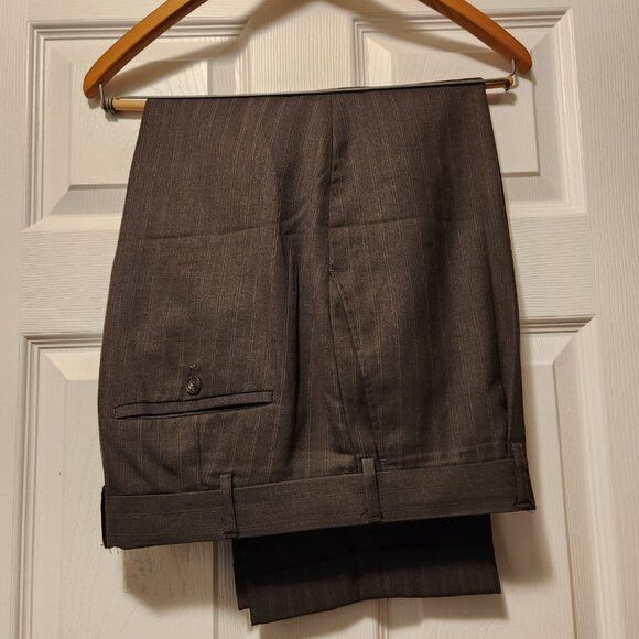 Fubu Fubu men's brown 2pc suit size: 44S pants: 36/23 Size 44S - 6 Thumbnail
