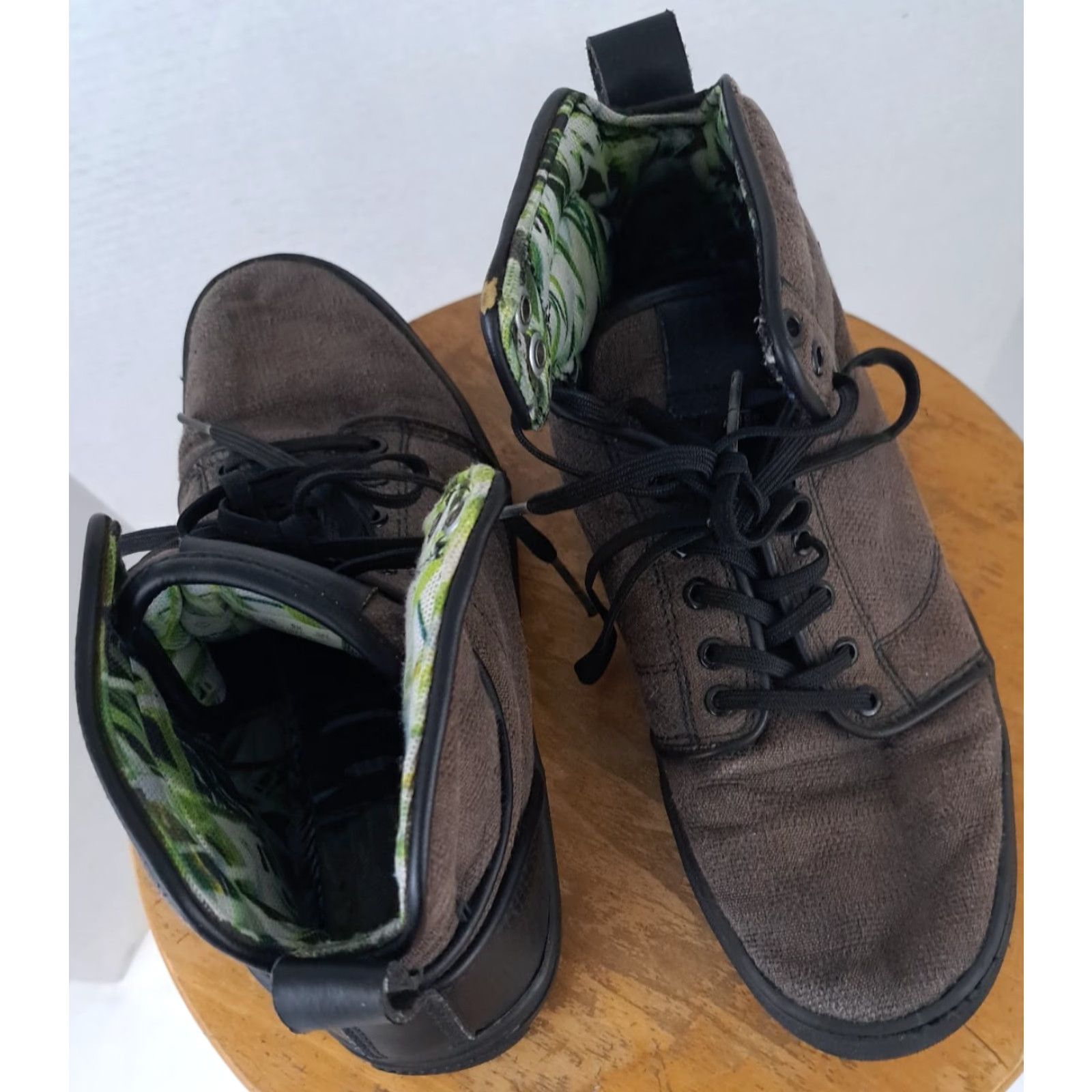 Vans VANS Sk8-Hi Hiking Outdoor Shoe Boots Suede High Top Mens 7.5 Brown Sneaker Boots Outdoor Waterproof? (Wait) Size US M / EU 48-50 / 2 - 4 Thumbnail