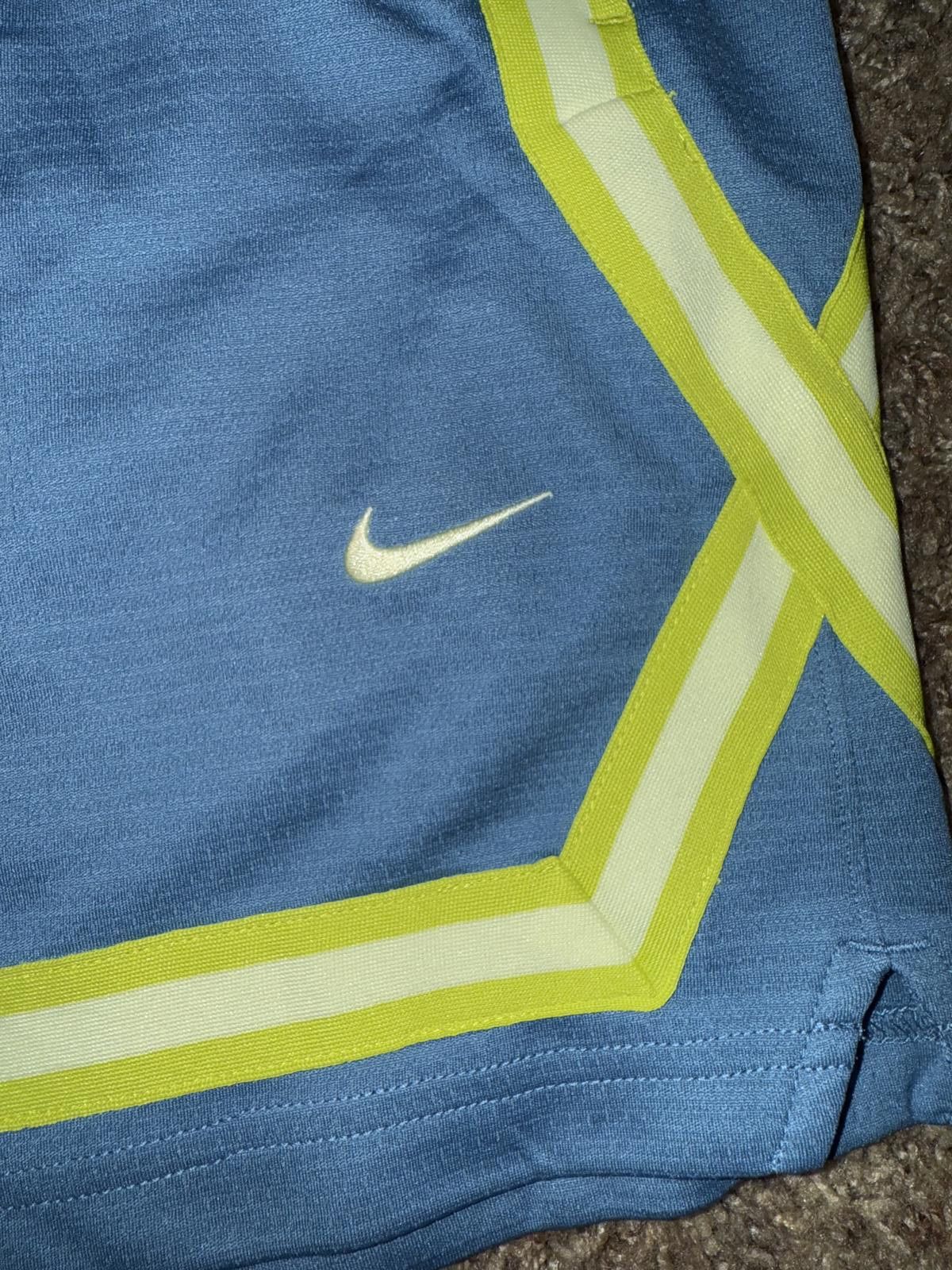 Nike Nike Crossover Women's Dri-FIT 5" Basketball Shorts Sample Size 28" / US 6 / IT 42 - 2 Thumbnail
