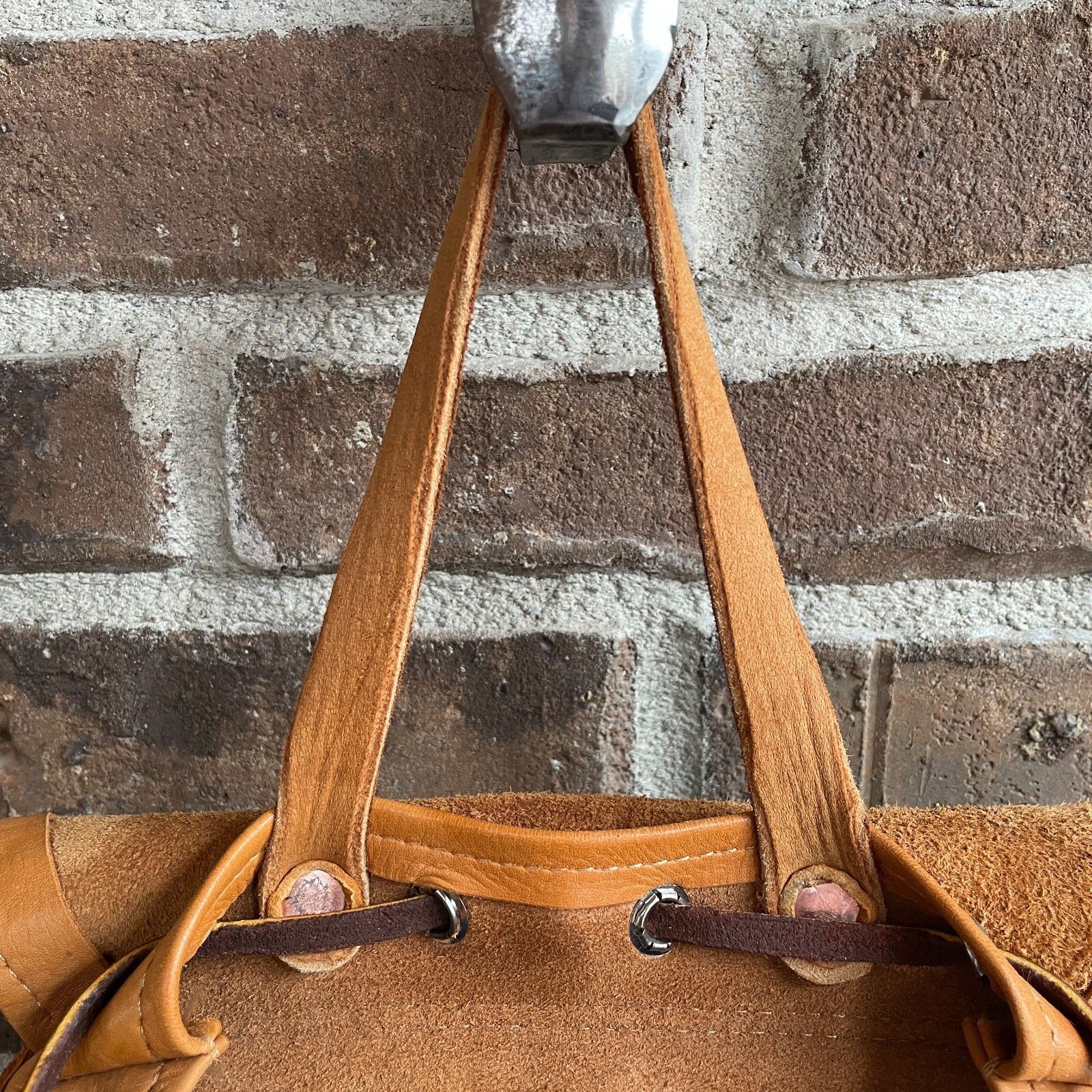 Other RARE 1970s REINDEER HIDE LEATHER BACKPACK RUCKSACK R$1398 Size ONE SIZE - 8 Thumbnail
