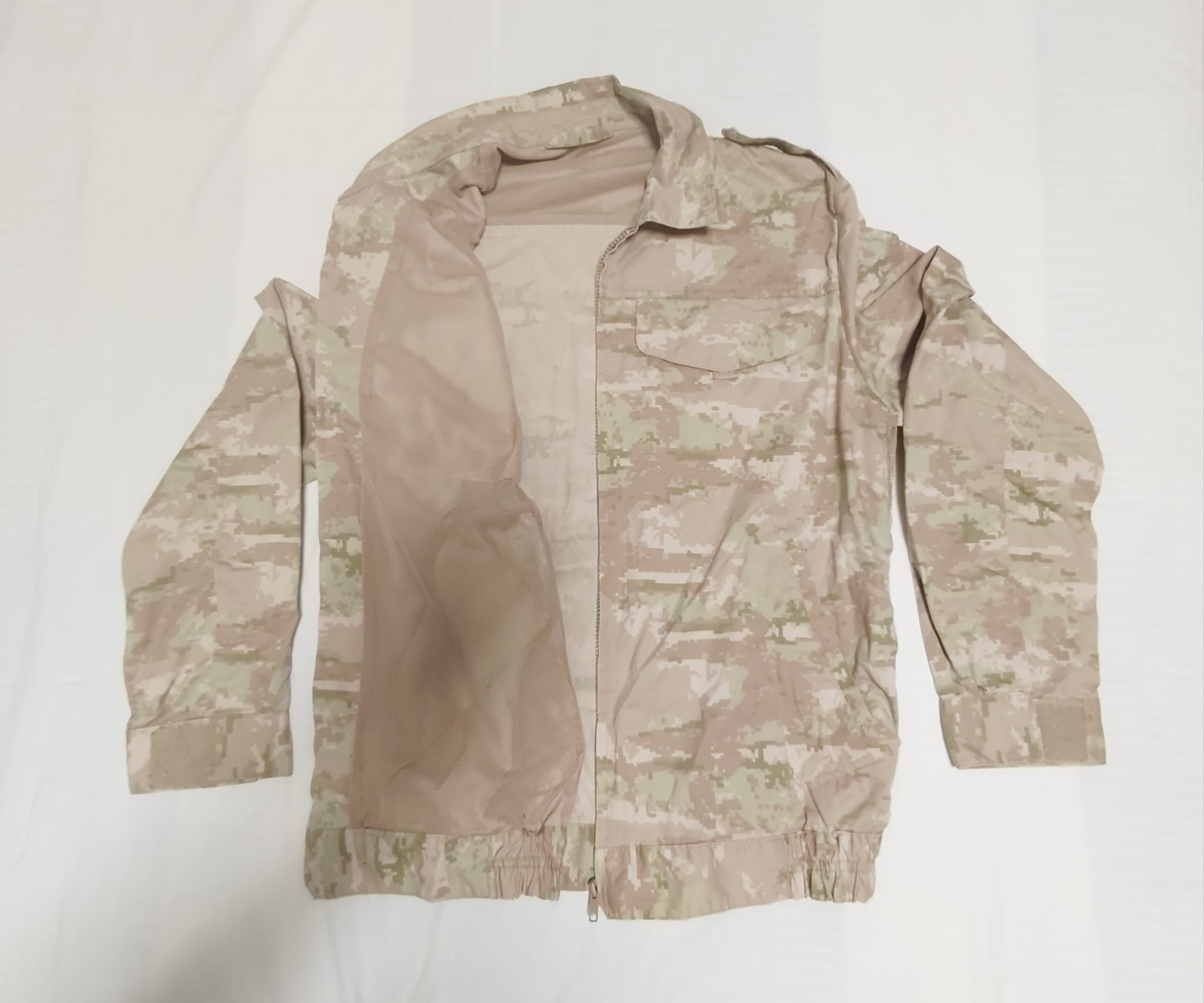 Vintage *NEW!* Russian Desert uniform Size US M / EU 48-50 / 2 - 4 Thumbnail