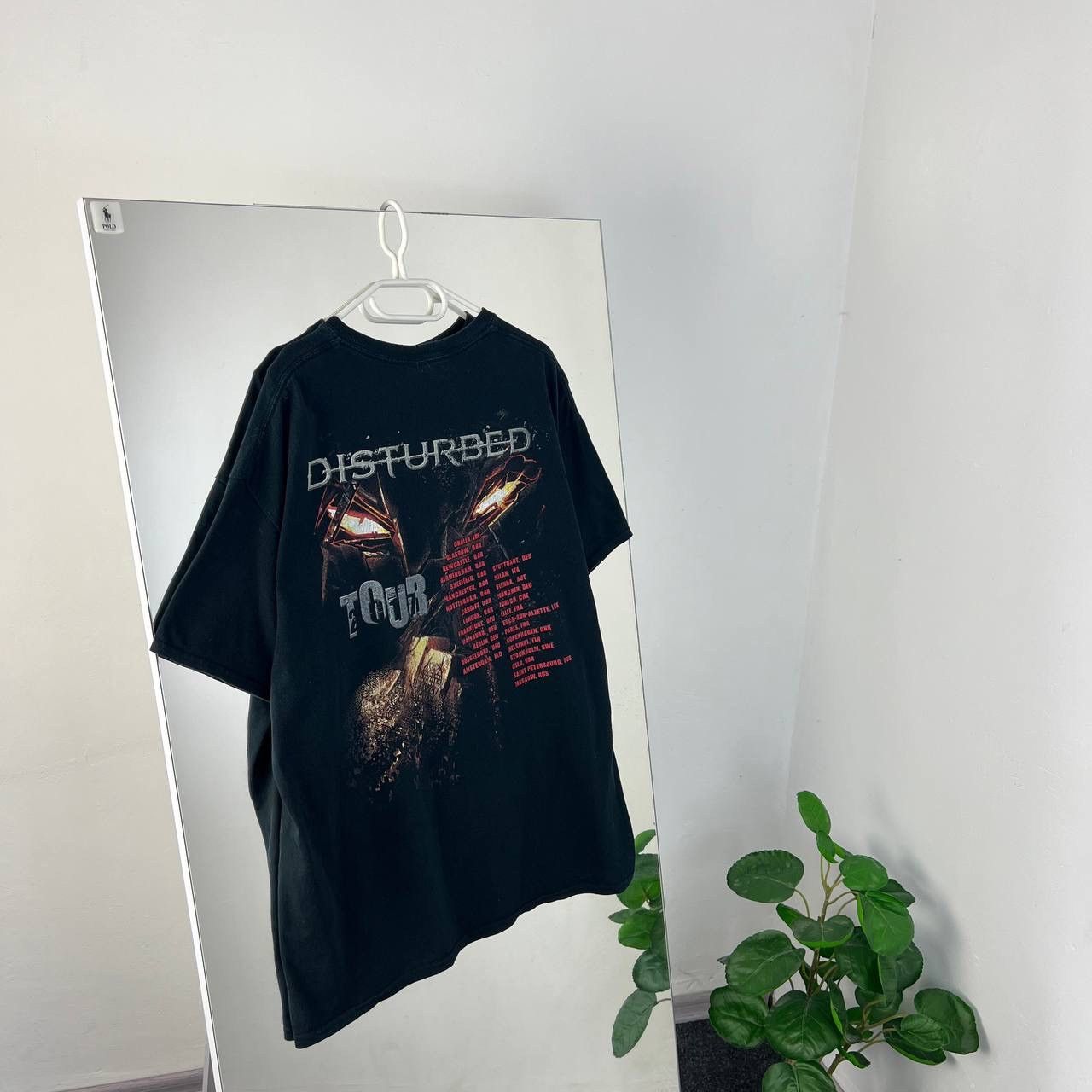 Band Tees Vintage Y2K Disturbed Horror Face Print Rock Band T-Shirt Size US XL / EU 56 / 4 - 2 Thumbnail