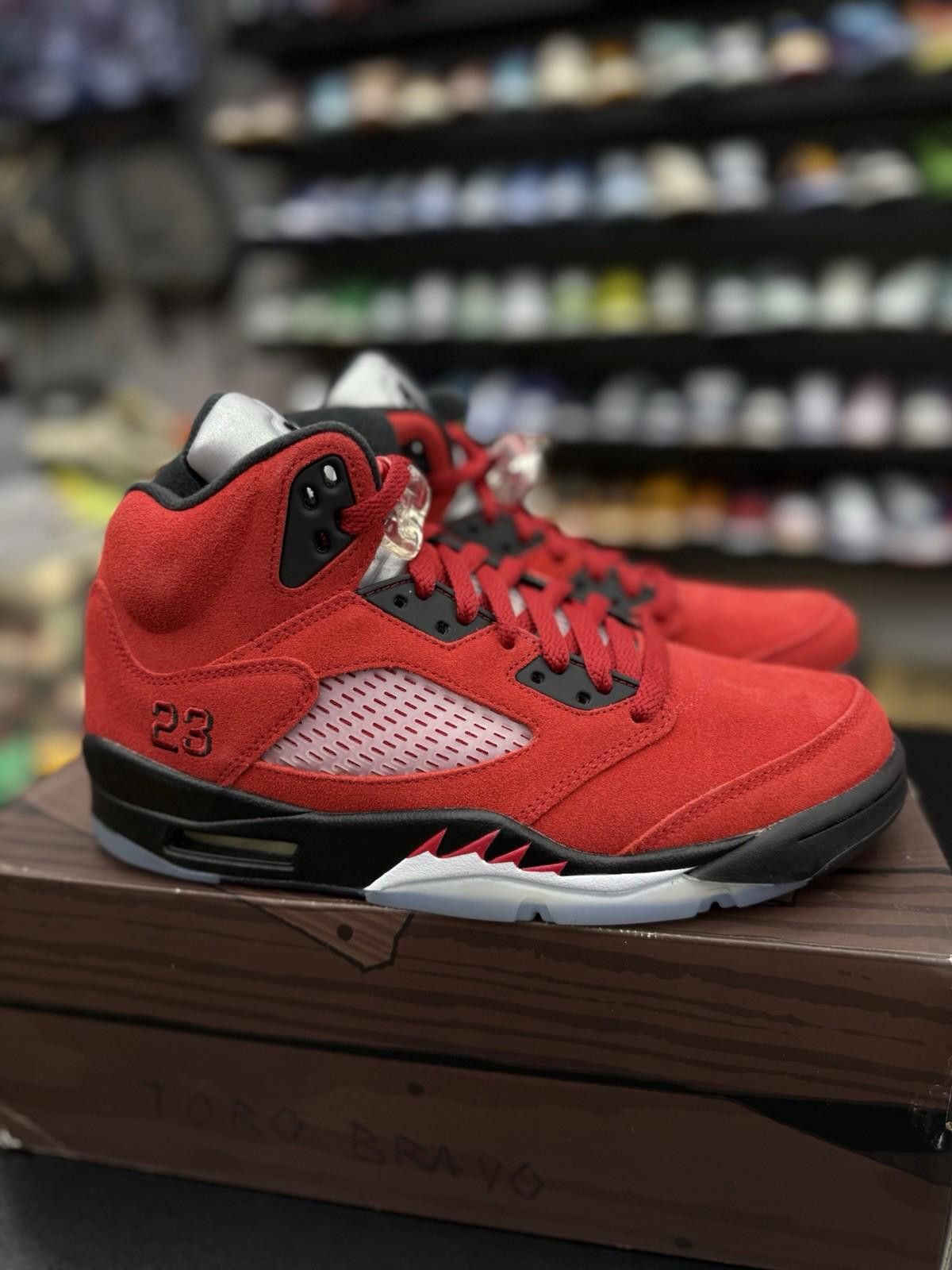 Jordan Brand Size 8 - Jordan Retro 5 Raging Bull (2021) Mens (NEW) Size US 8 / EU 41 - 2 Thumbnail