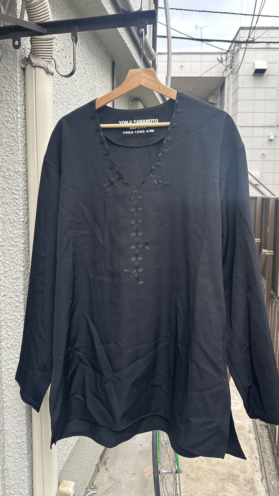 Yohji Yamamoto yyph 1985-1986aw embroidery shirt Size US L / EU 52-54 / 3 - 1 Thumbnail