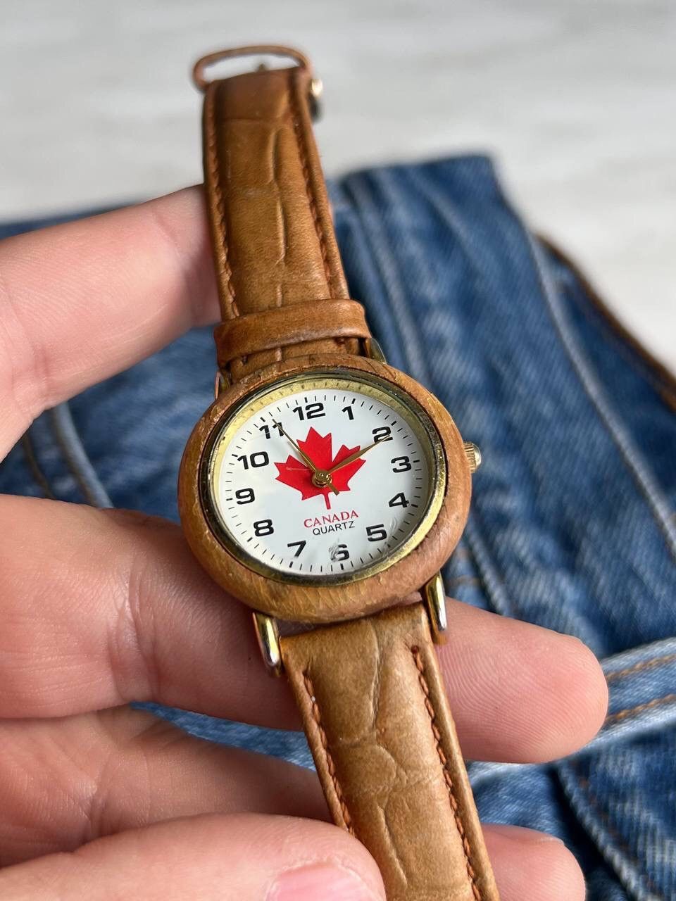 Jewelry × Vintage 2000s vintage style Canada brown leather luxury watch Size ONE SIZE - 2 Thumbnail