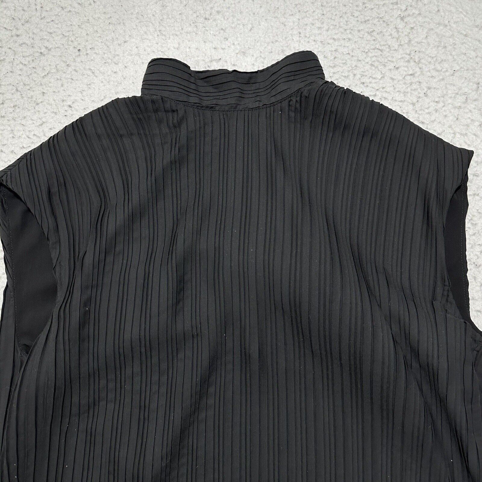 Shein Shein Medium Black Sleeveless Career Blouse Mockneck Size M / US 6-8 / IT 42-44 - 2 Thumbnail