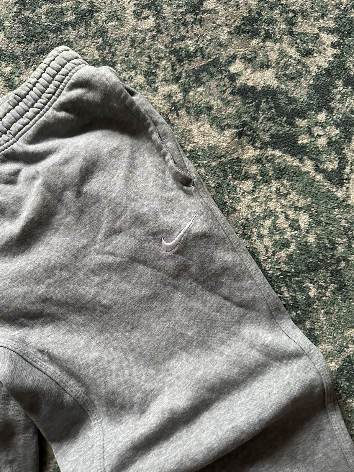 Nike VINTAGE NIKE SWOOSH FLARED COTTON SWEATPANTS Y2M M Size US 32 / EU 48 - 5 Thumbnail