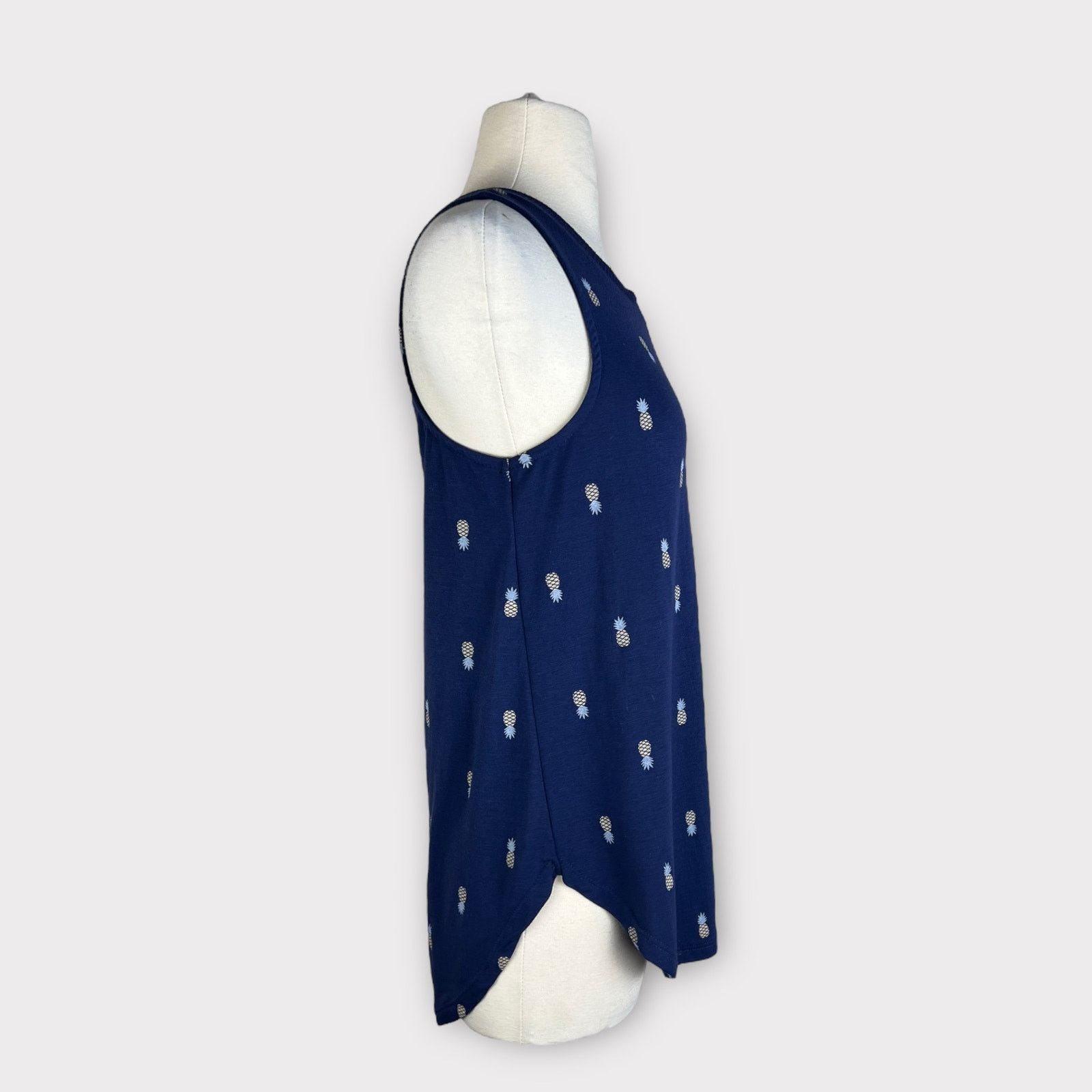 Nordstrom Zoe + Liv | Women Navy Pineapple Graphic Tank Top | Med Size M / US 6-8 / IT 42-44 - 5 Thumbnail