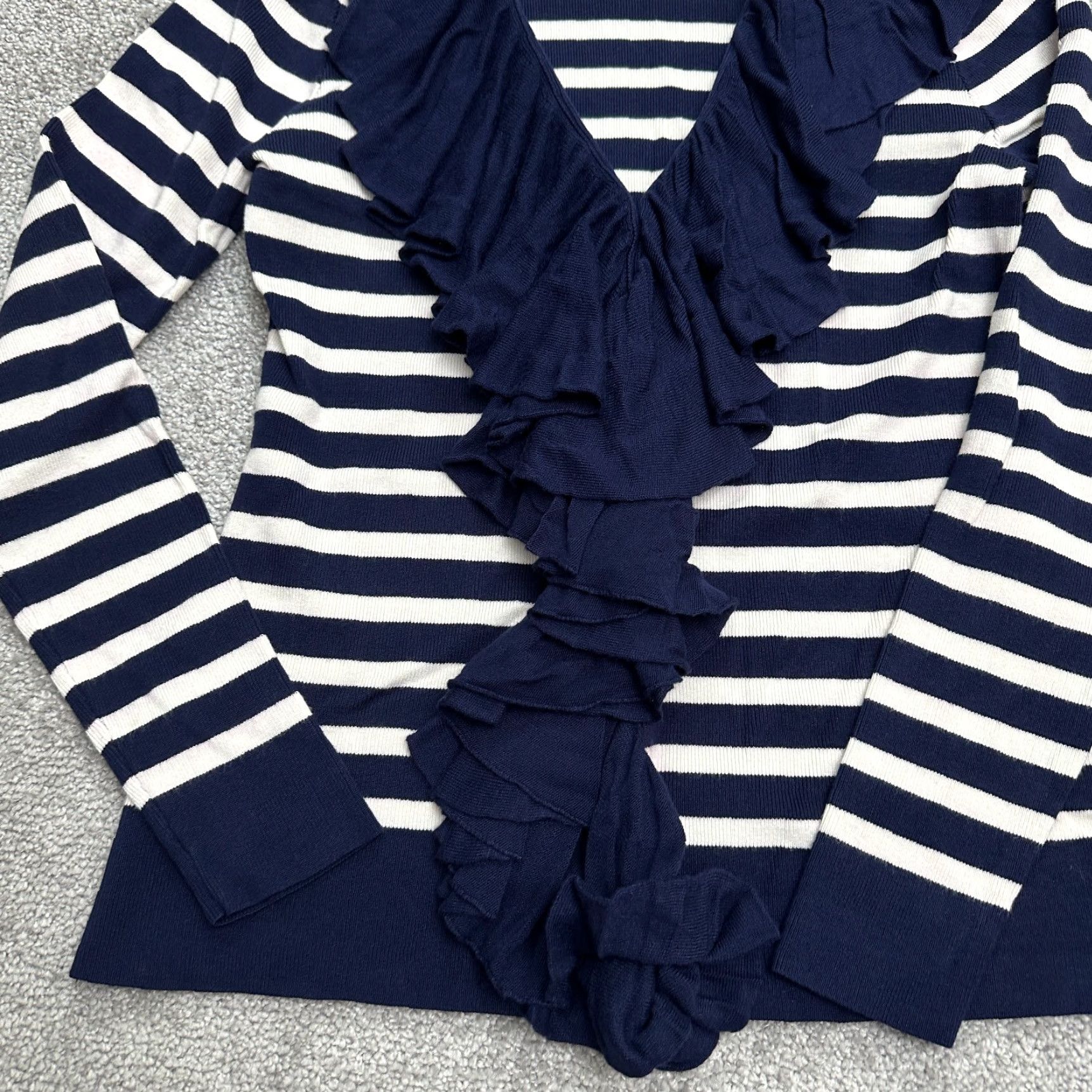 Boston Proper VINTAGE? No — Boston Proper Striped Knit V-Neck Sweater Women’s Small Blue White Pullover Knit Ruffle Accents Casual Women 2020s Size S / US 4 / IT 40 - 3 Thumbnail