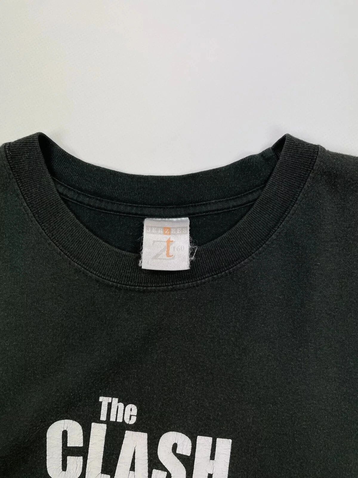 Vintage VINTAGE 2000s THE CLASH 2004 SHIRT TEE JERZEES FADED Size US M / EU 48-50 / 2 - 4 Thumbnail