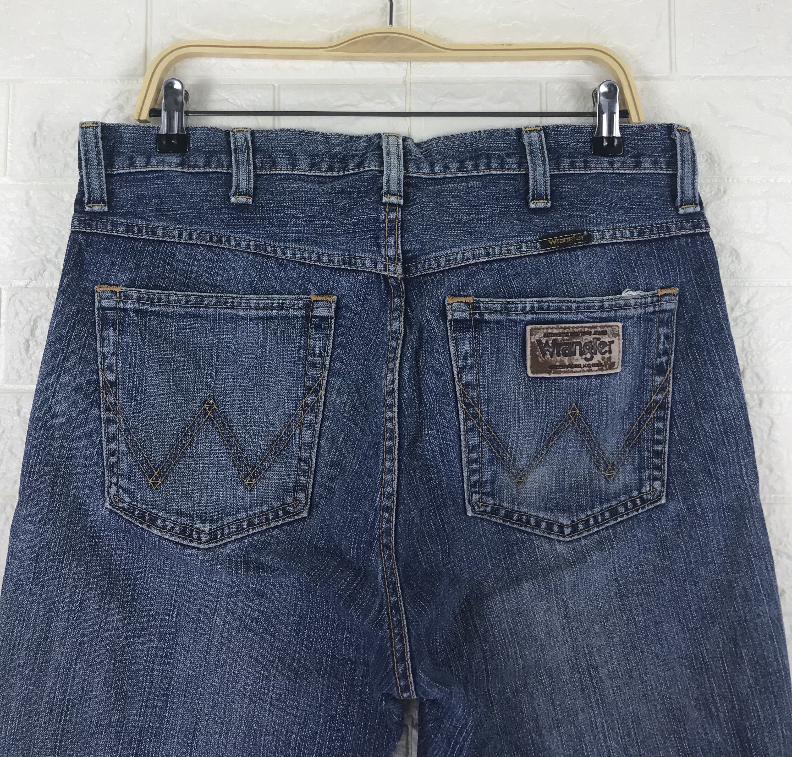Wrangler Vintage Wrangler Blue Wash Distressed Jeans Size US 34 / EU 50 - 6 Thumbnail